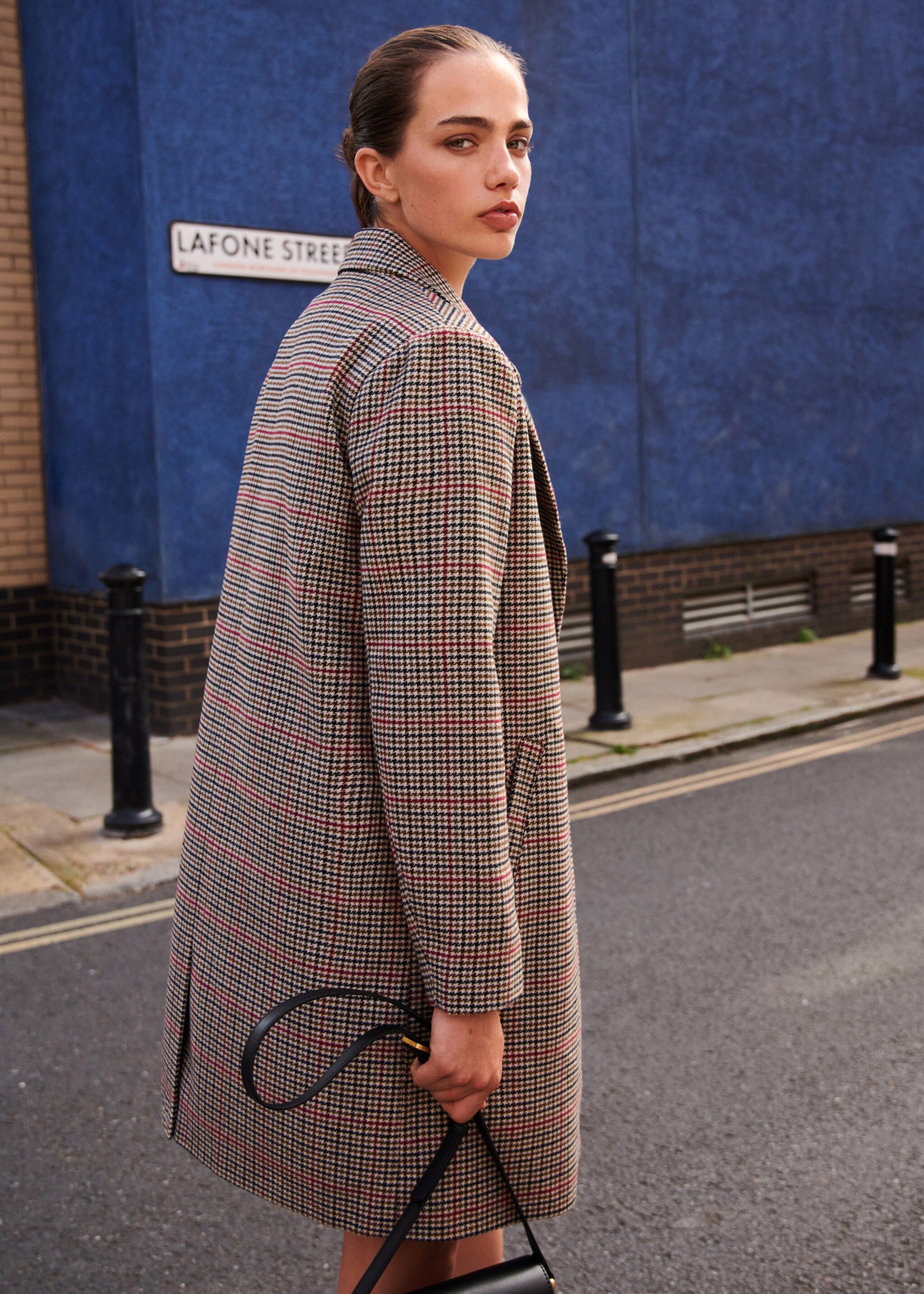 Houndstooth coat - Details of the article 6, Beige. Ref: 77076000-00.