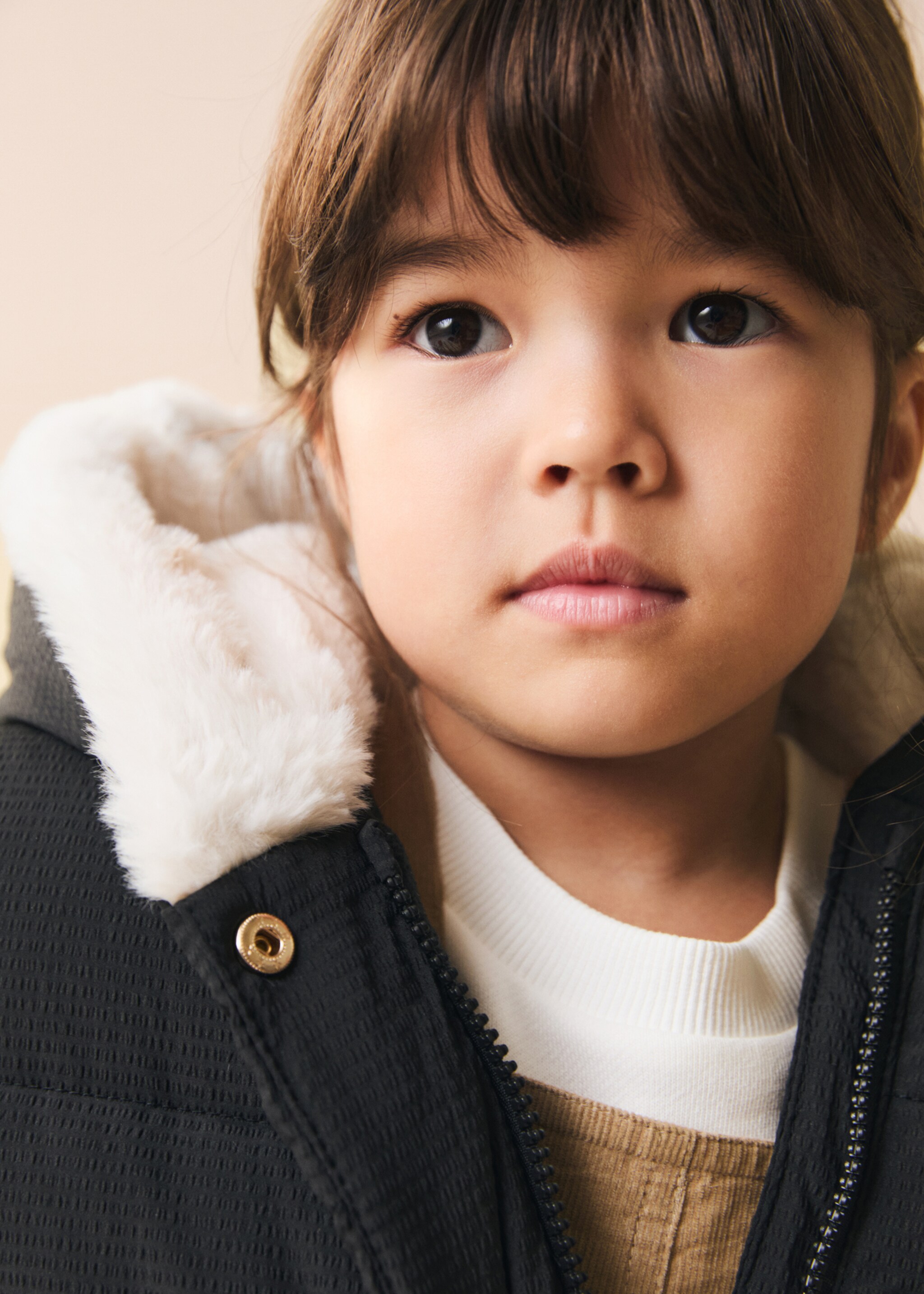 Quilted coat with fur-effect hood - Details of the article 5, Black. Ref: 77076336-00.