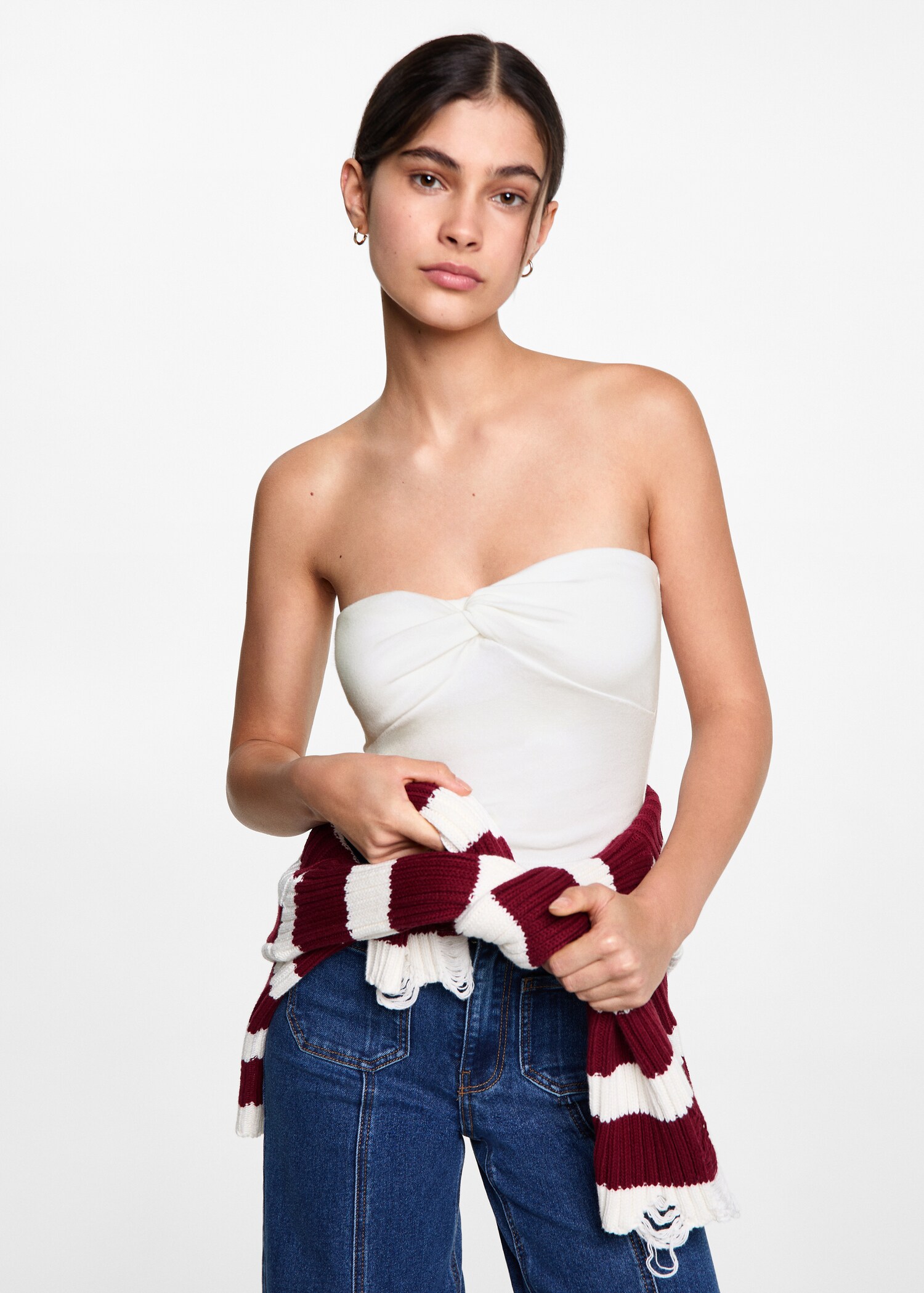Top crop nudo - Plano medio