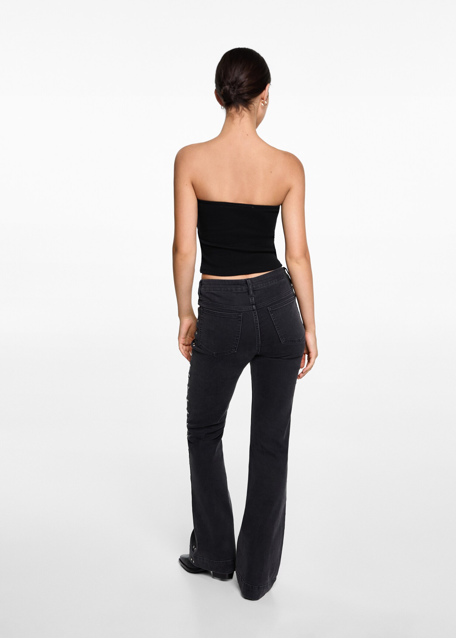 Top crop nodo - Retro dell'articolo