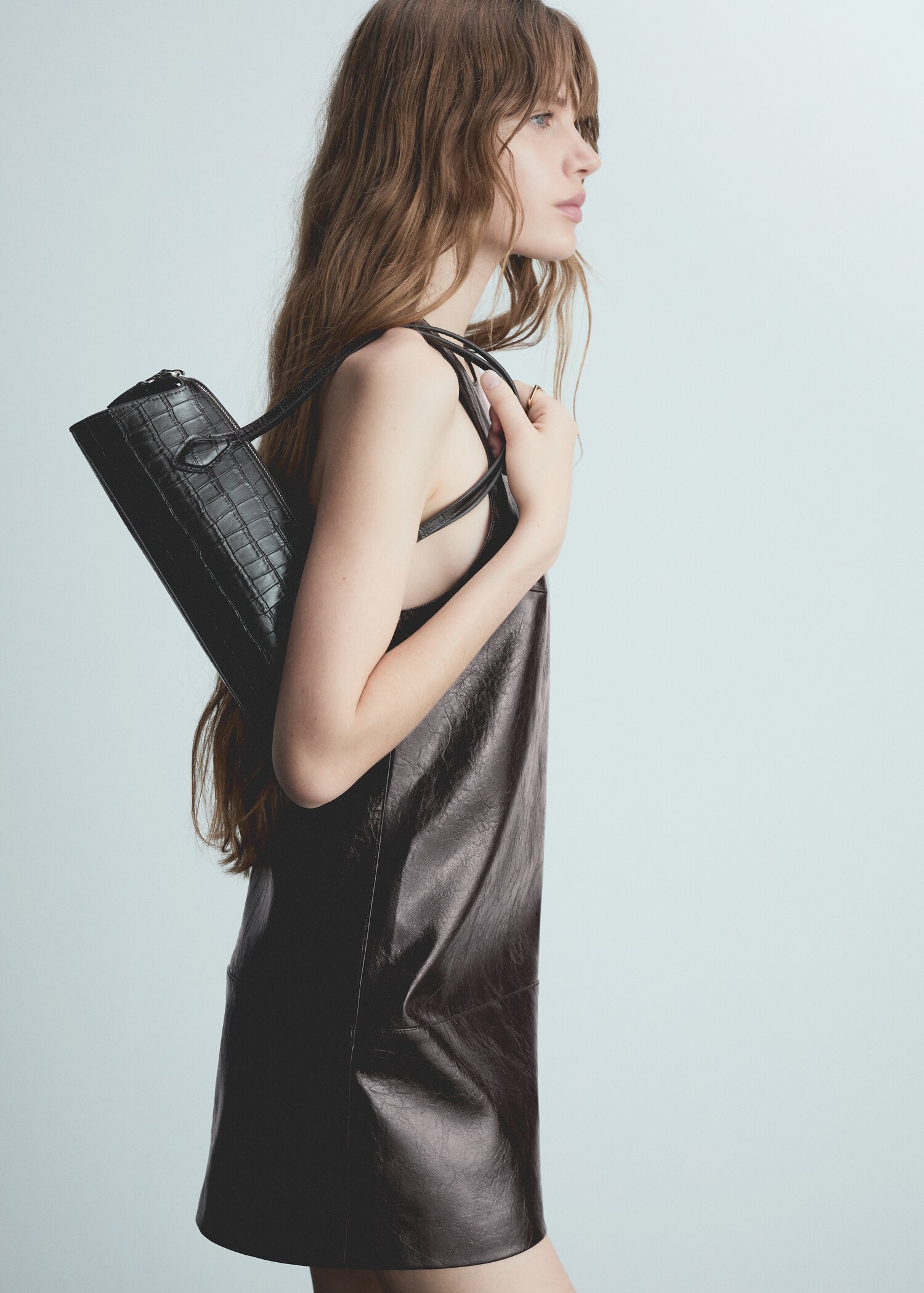 Leather-effect sleeveless dress - Details of the article 2