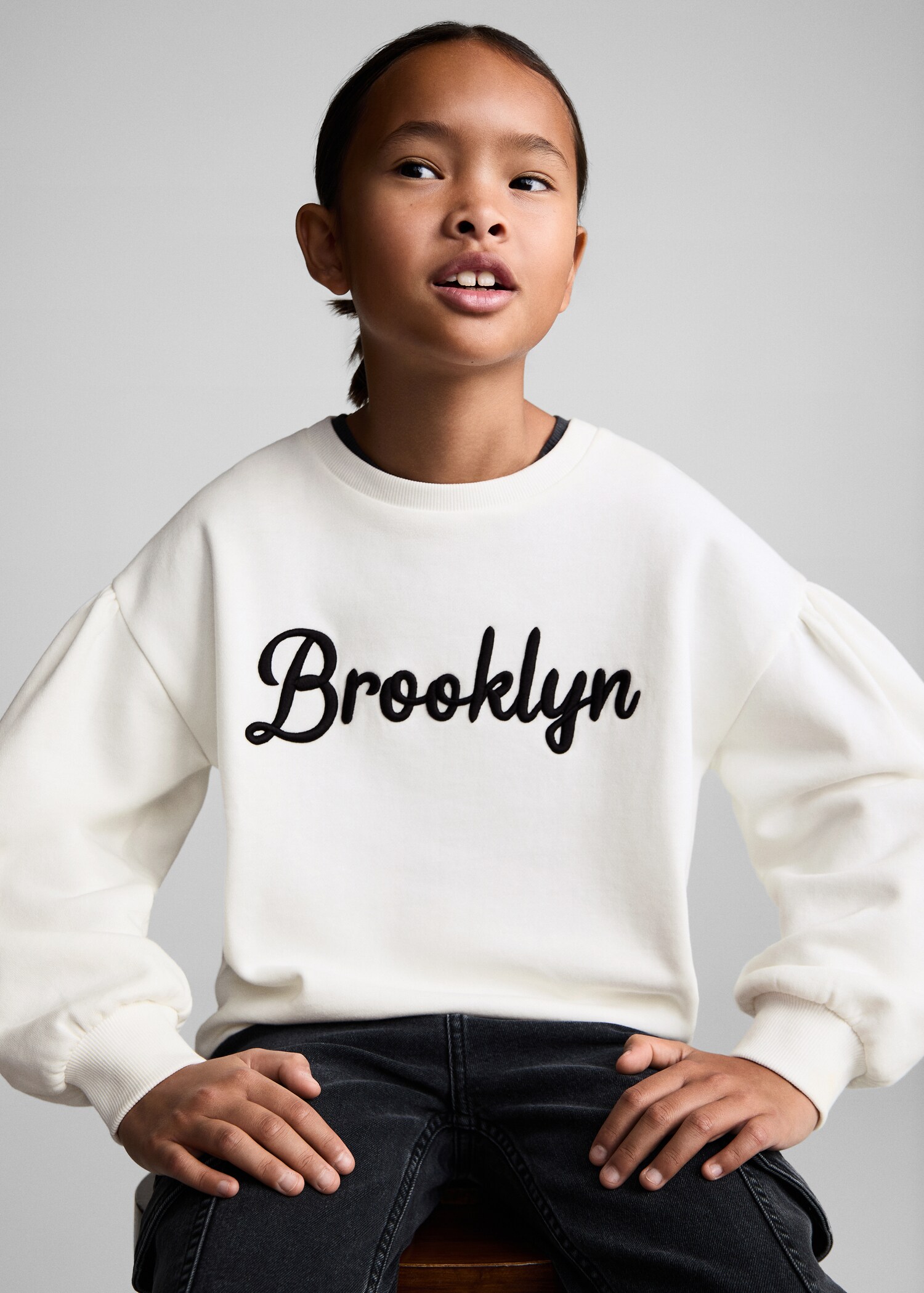 Embroidered detail cotton sweatshirt - Details of the article 2