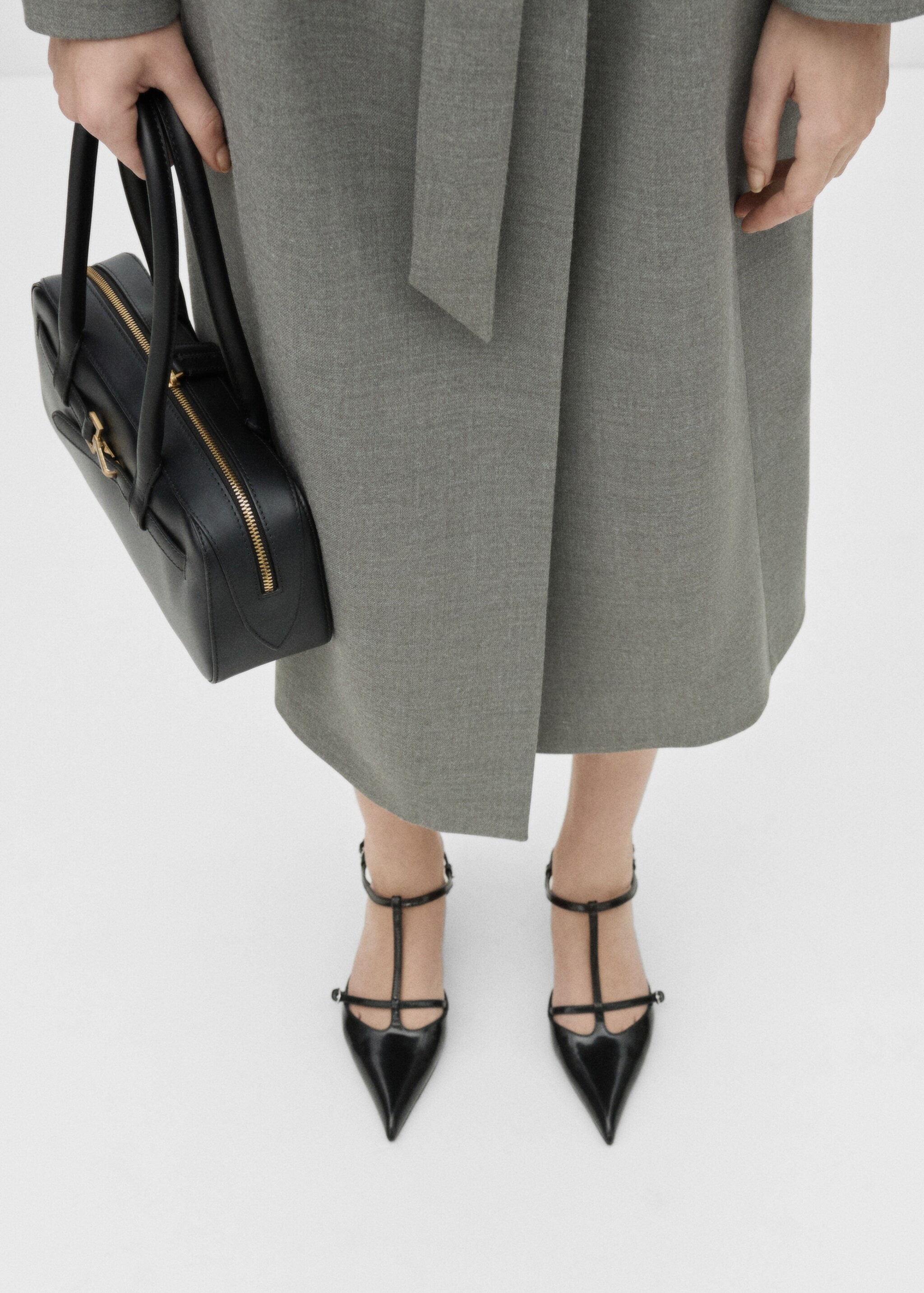 Kitten-heel leather shoes - Details of the article 9, Black. Ref: 77076746-00.