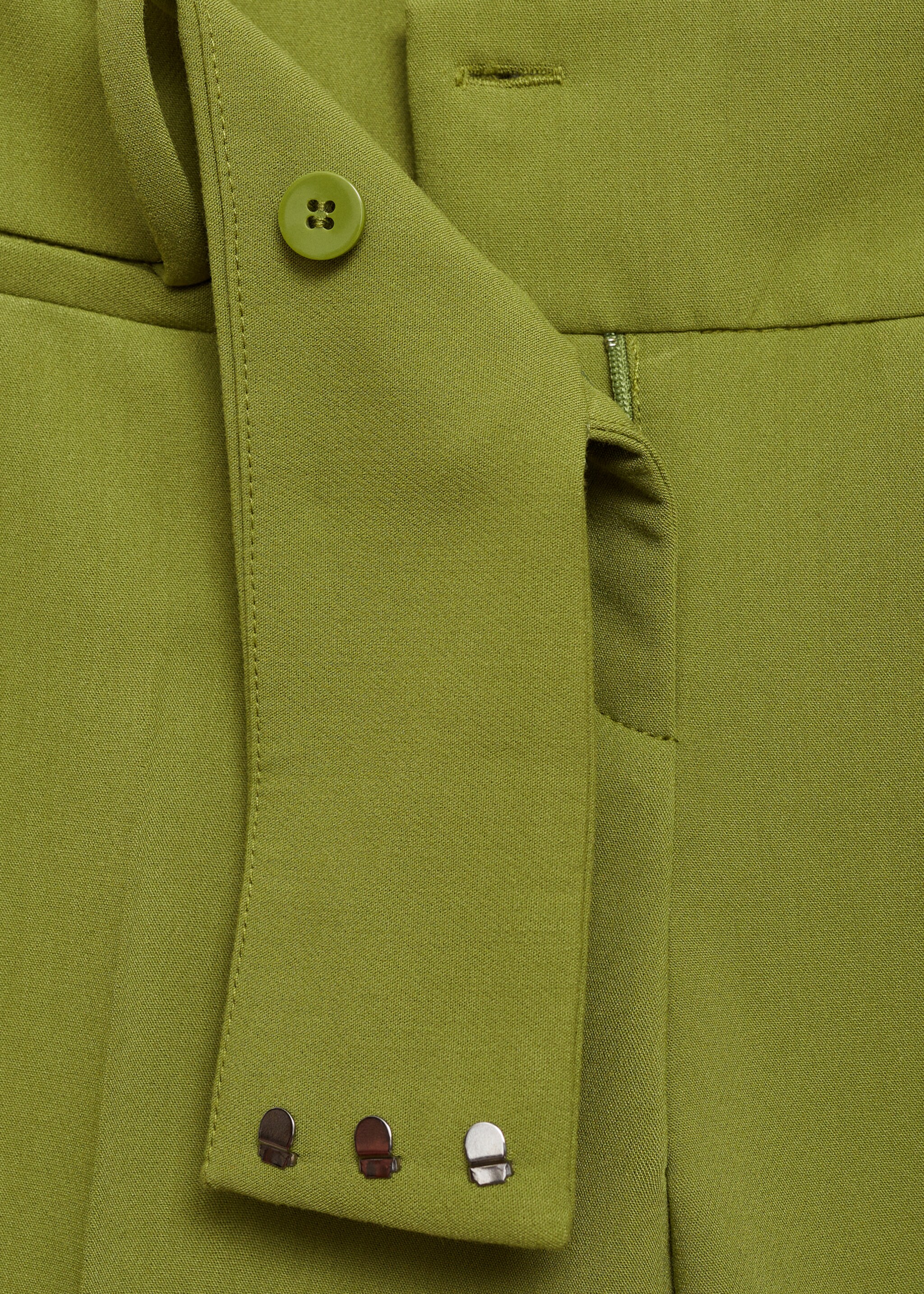 Low-rise flared trousers - Details of the article 8, Green. Ref: 77076755-00.