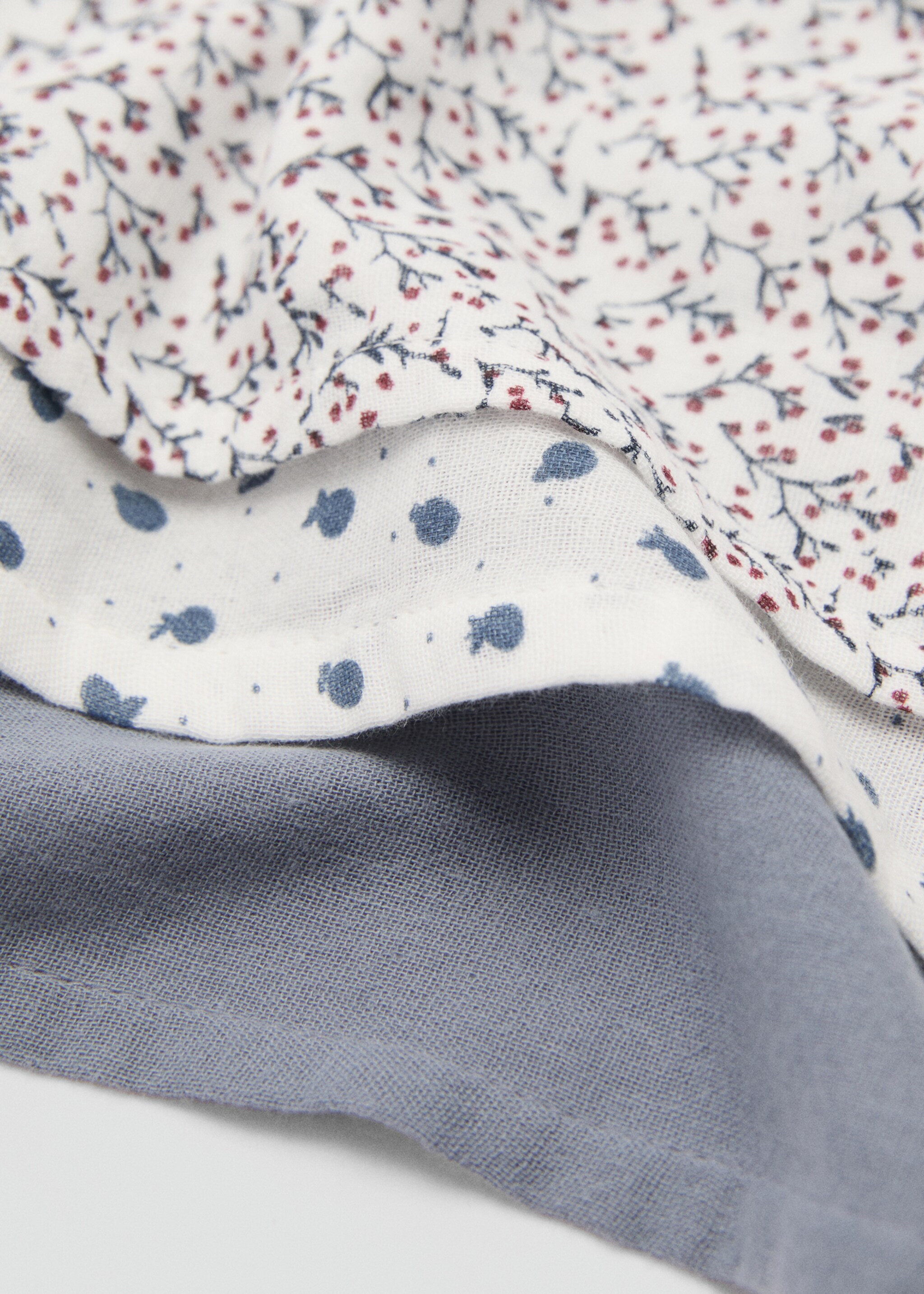 Pack of 3 muslins - Details of the article 2, Blue. Ref: 77076758-00.