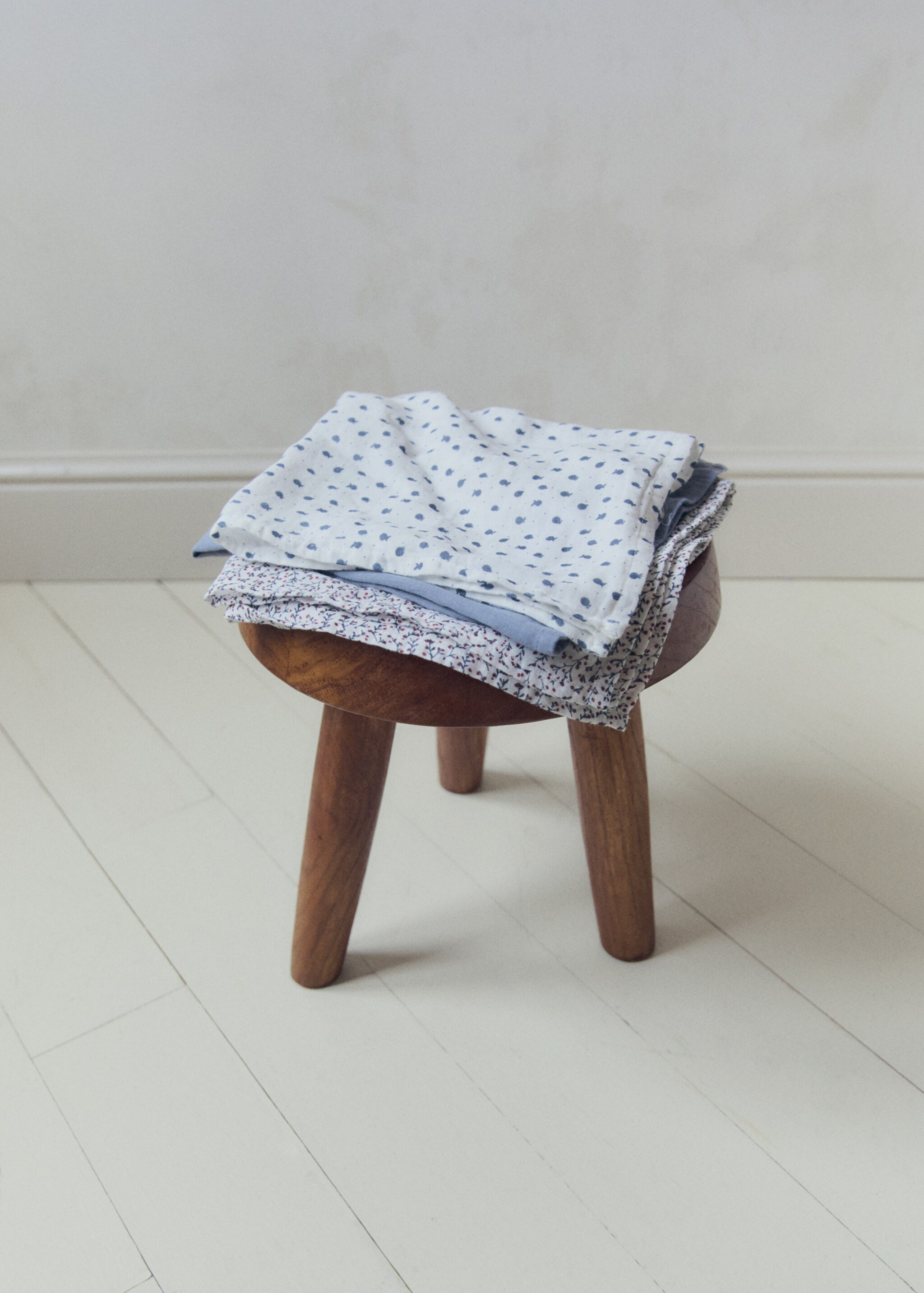 Pack of 3 muslins - Details of the article 6, Blue. Ref: 77076758-00.