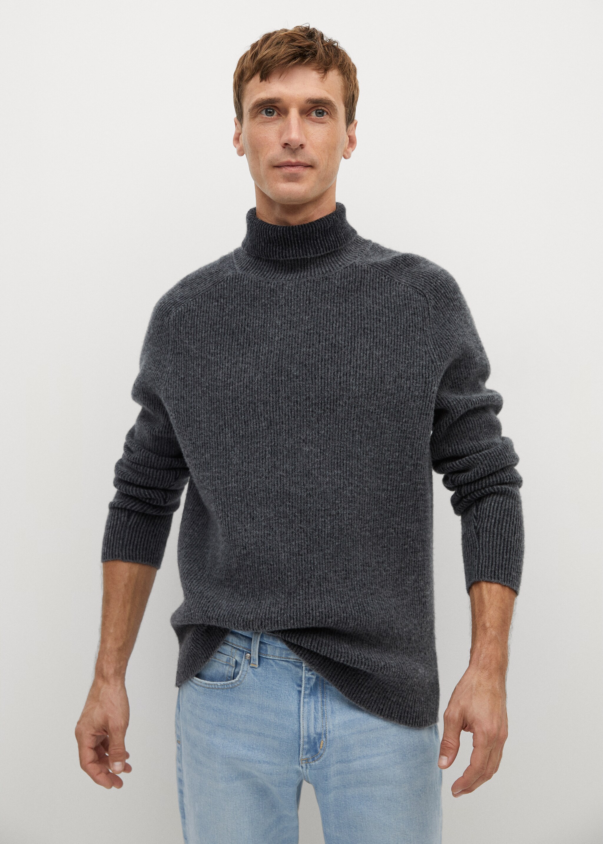 Jersey lana cuello alto - Plano medio