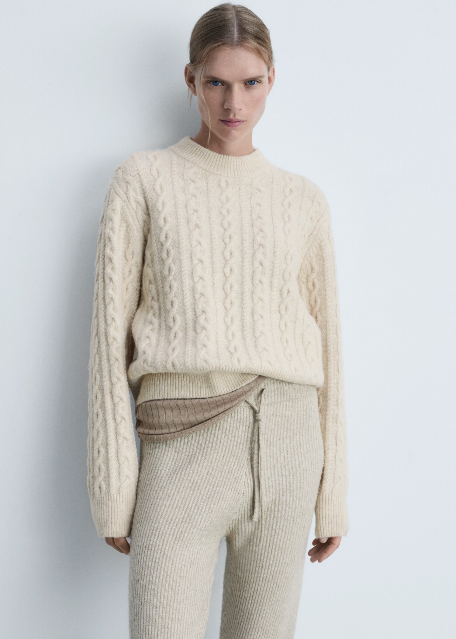 Pull-over torsadé col rond - Plan moyen