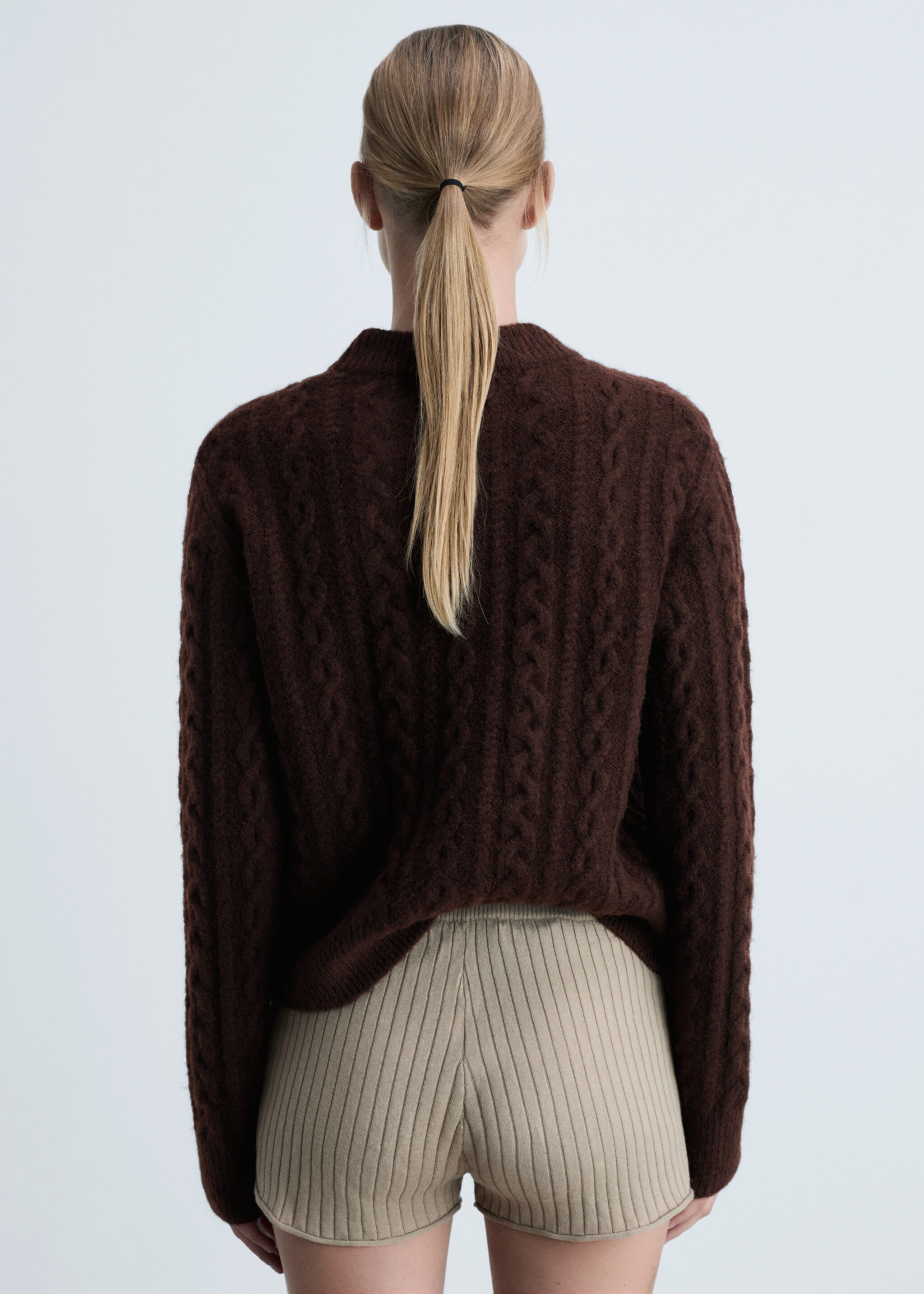 Round-neck braided sweater - Reverse of the article