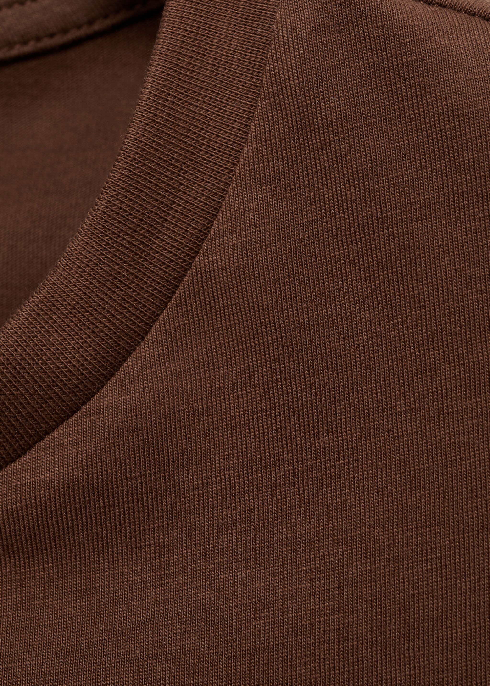 T-Shirt aus 100 % Baumwolle mit Muster auf der Brustpartie - Detail des Artikels 8