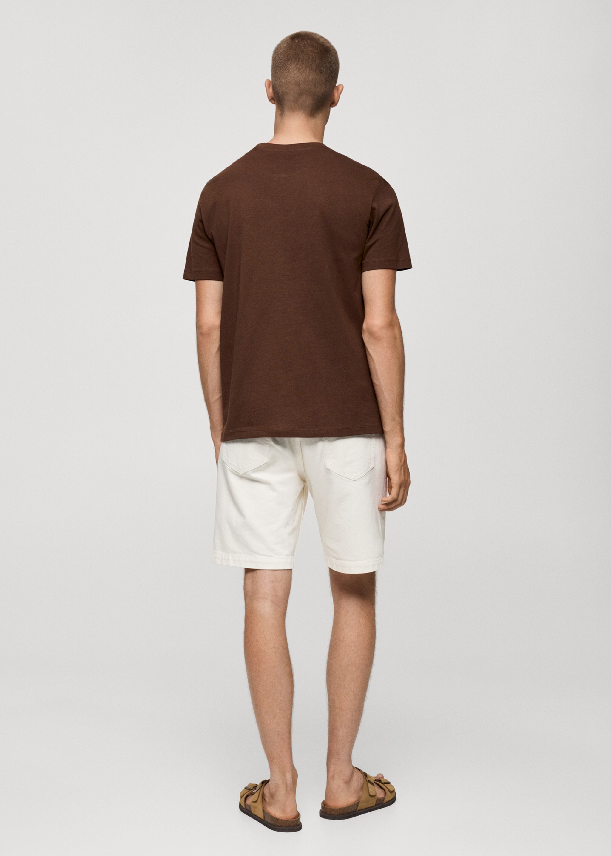 T-Shirt aus 100 % Baumwolle mit Muster auf der Brustpartie - Rückseite des Artikels