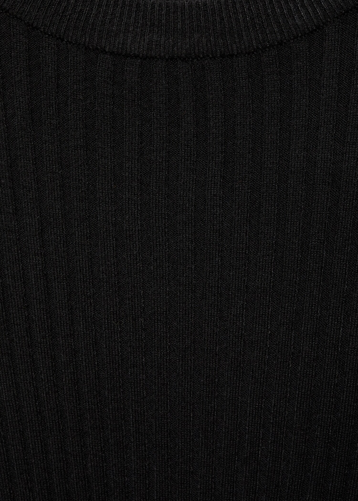 Kurzes Kleid mit Rippstruktur - Detail des Artikels 8