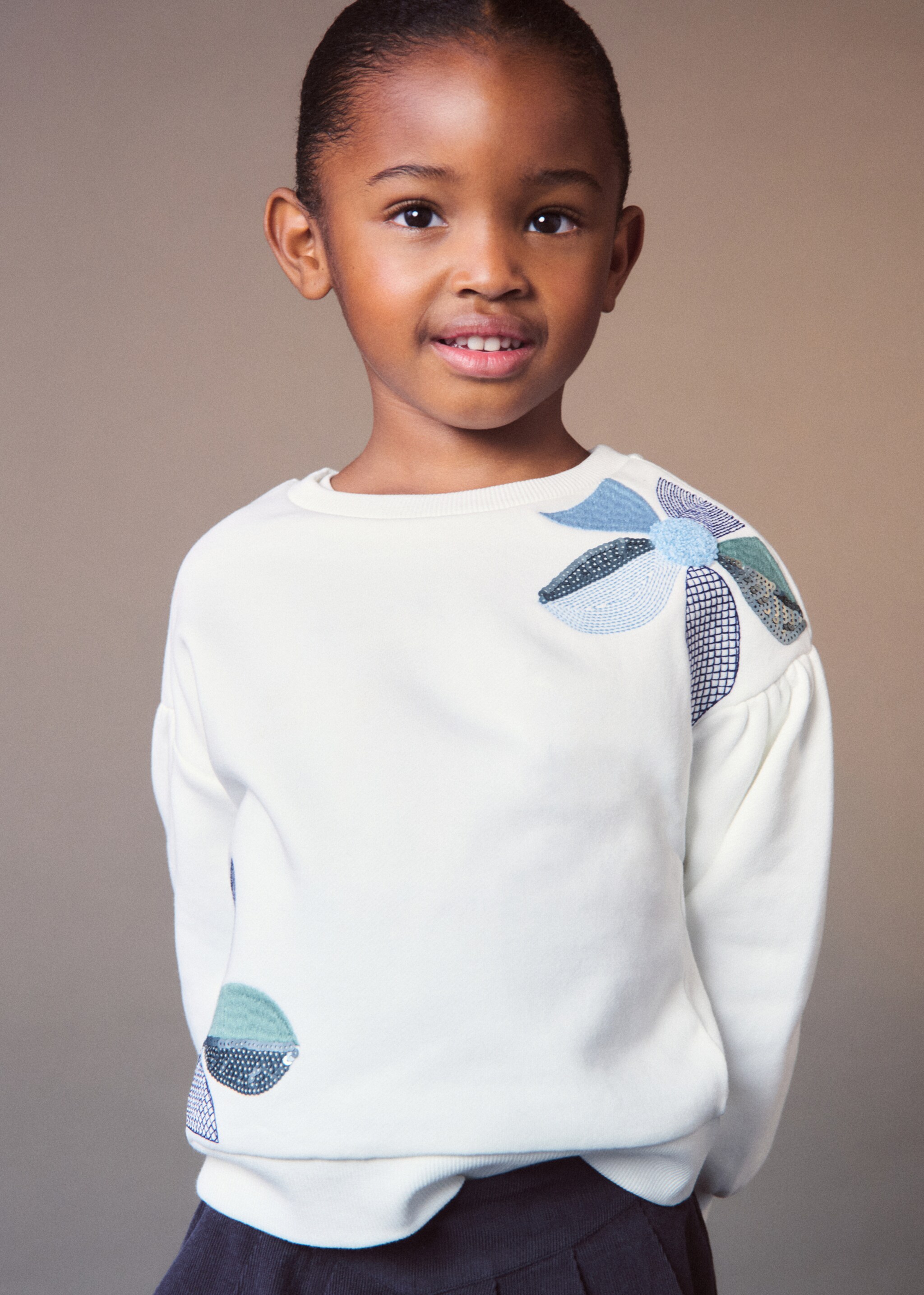 Sweatshirt mit floraler Stickerei - Detail des Artikels 5