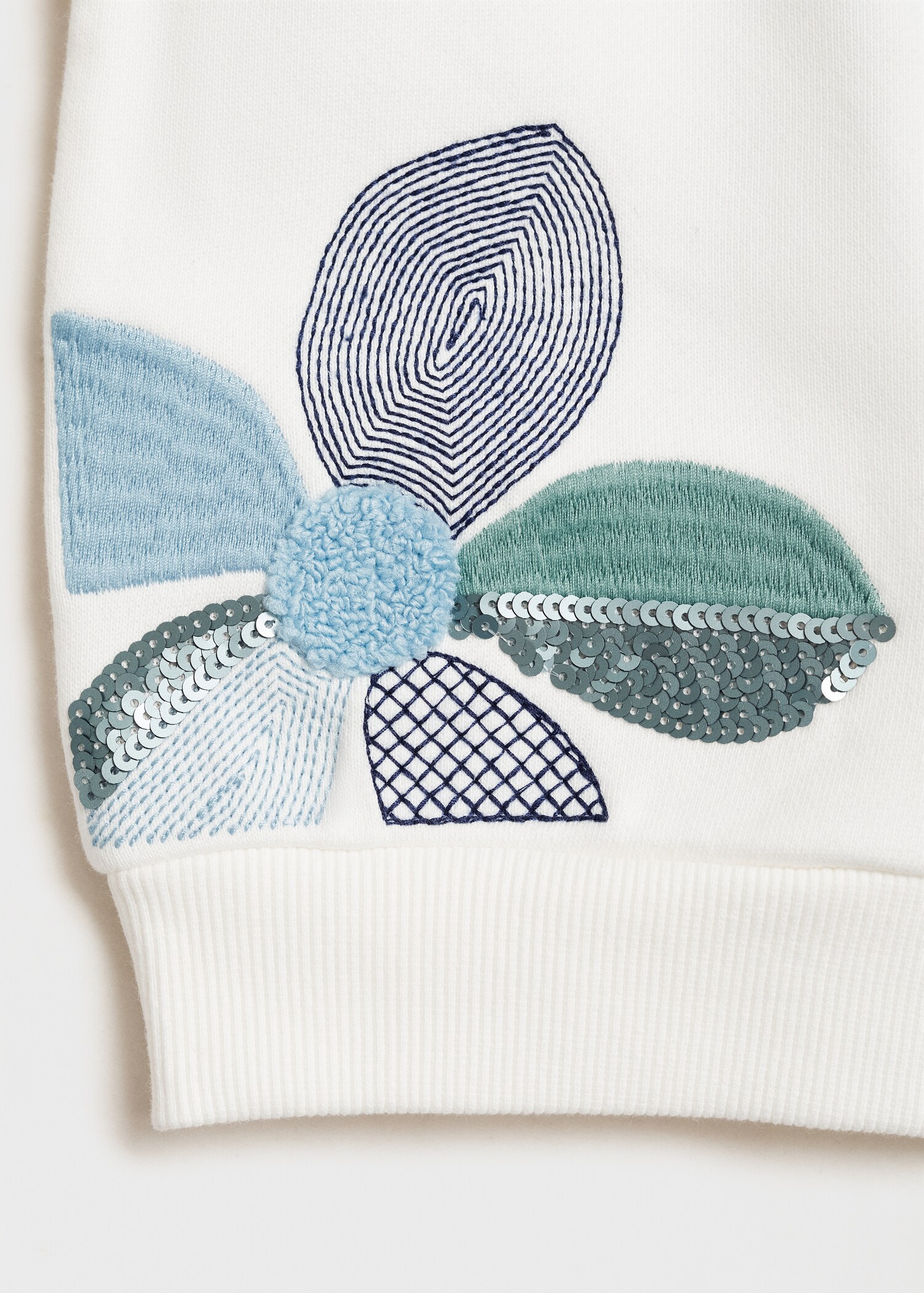 Sweatshirt mit floraler Stickerei - Detail des Artikels 8