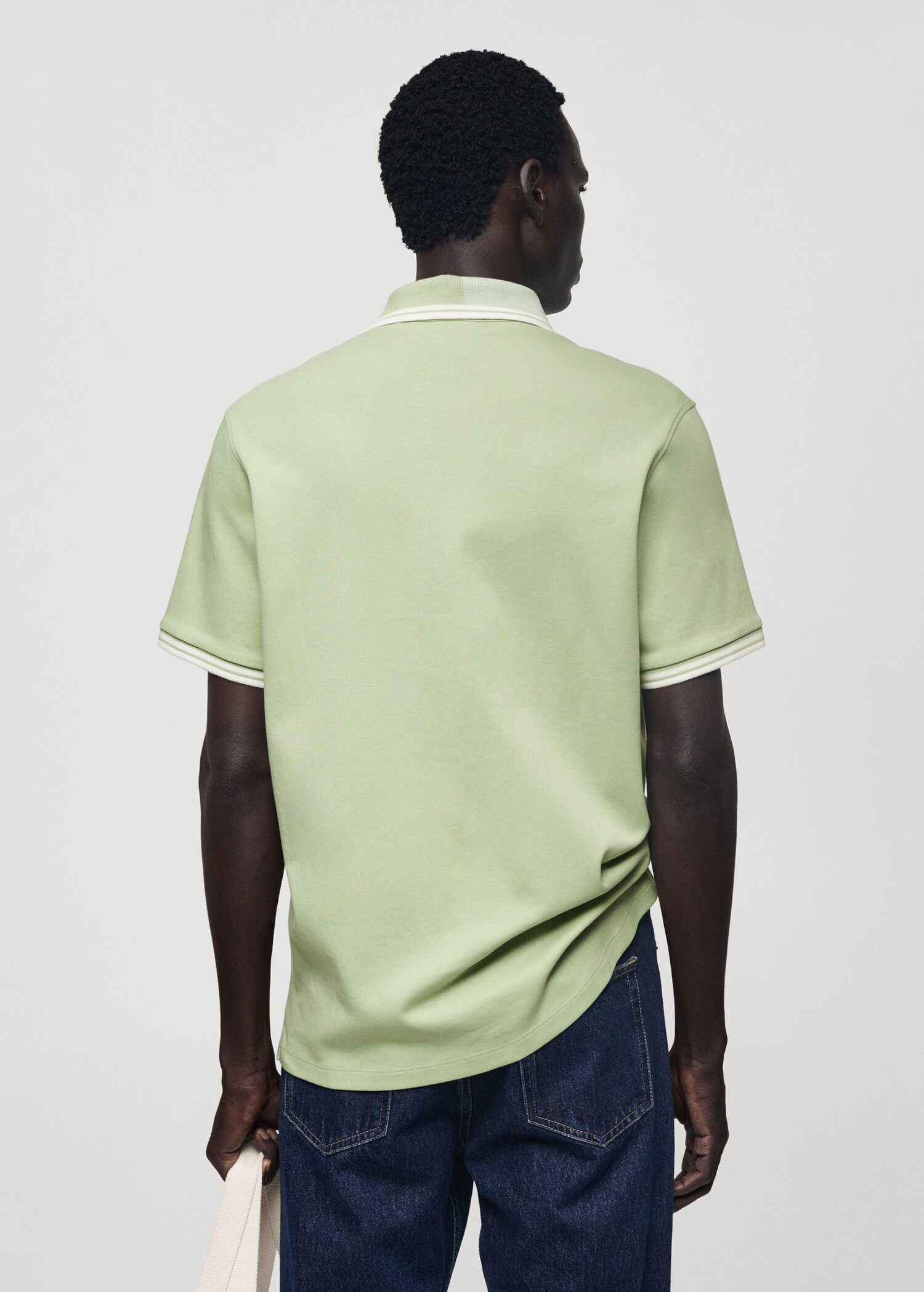 Poloshirt aus 100 % mit Kontrastborten - Rückseite des Artikels