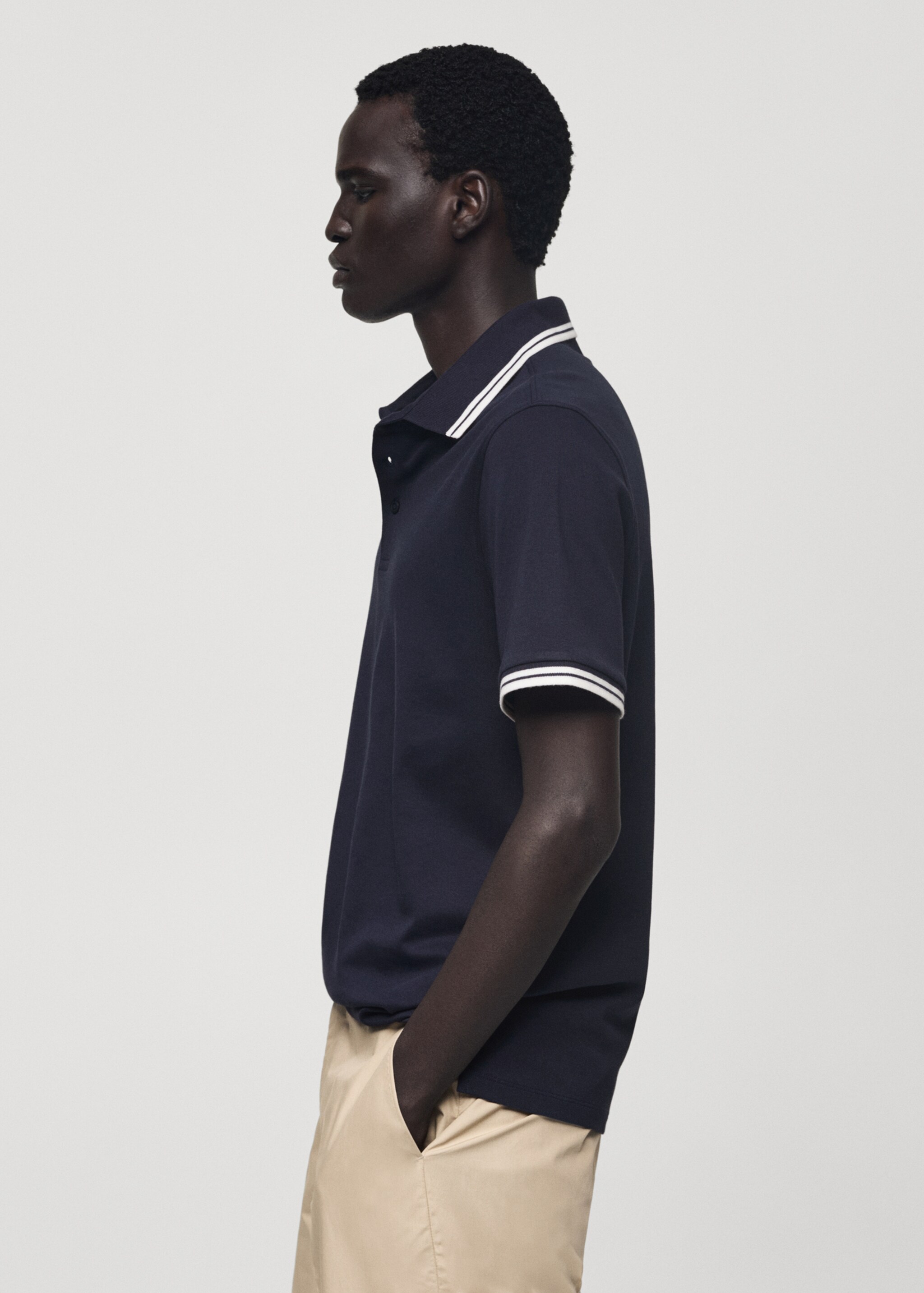 Poloshirt aus 100 % mit Kontrastborten - Detail des Artikels 2