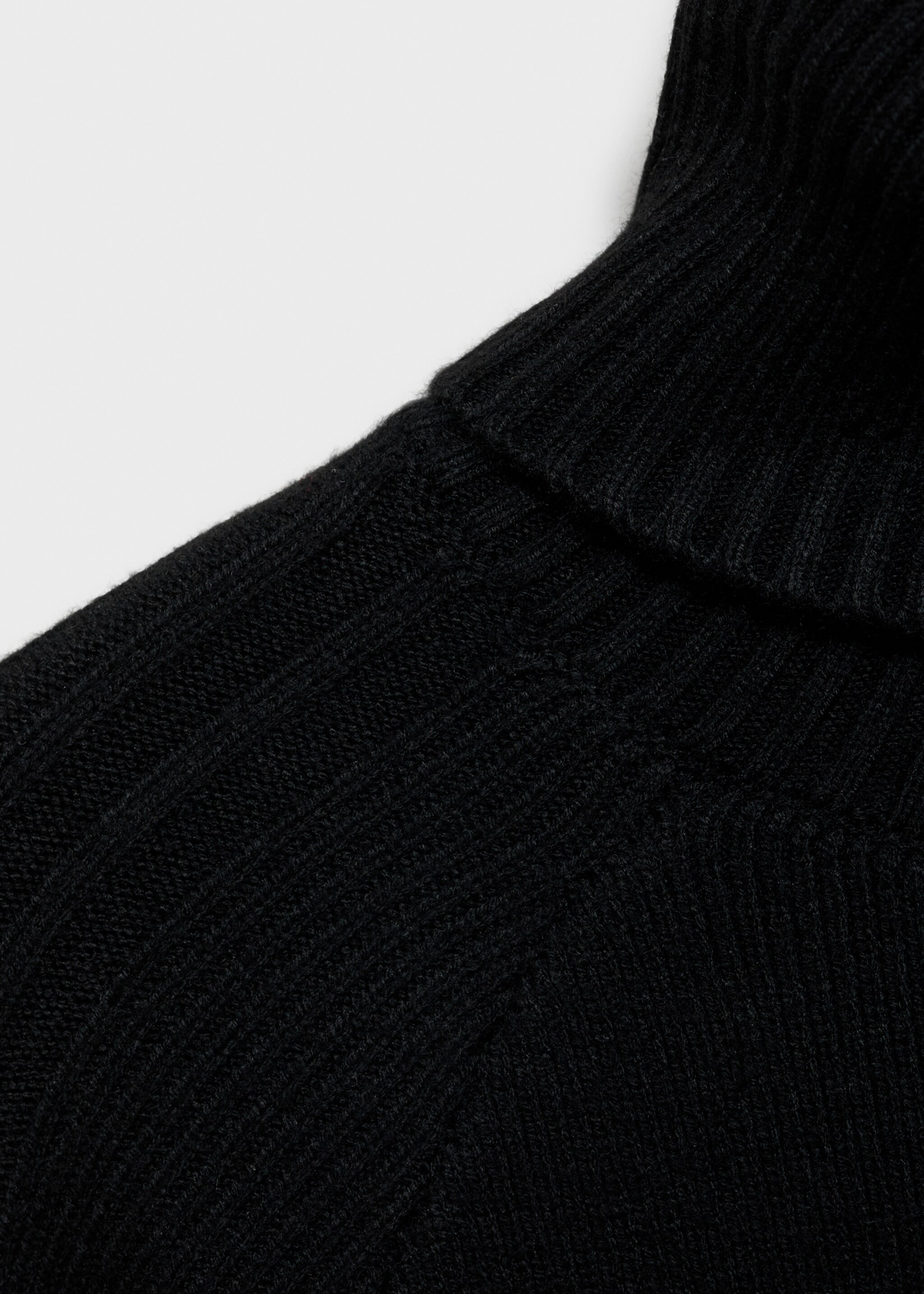 Robe courte maille col roulé - Détail de l'article 8, Noir. Ref: 77077689-00.