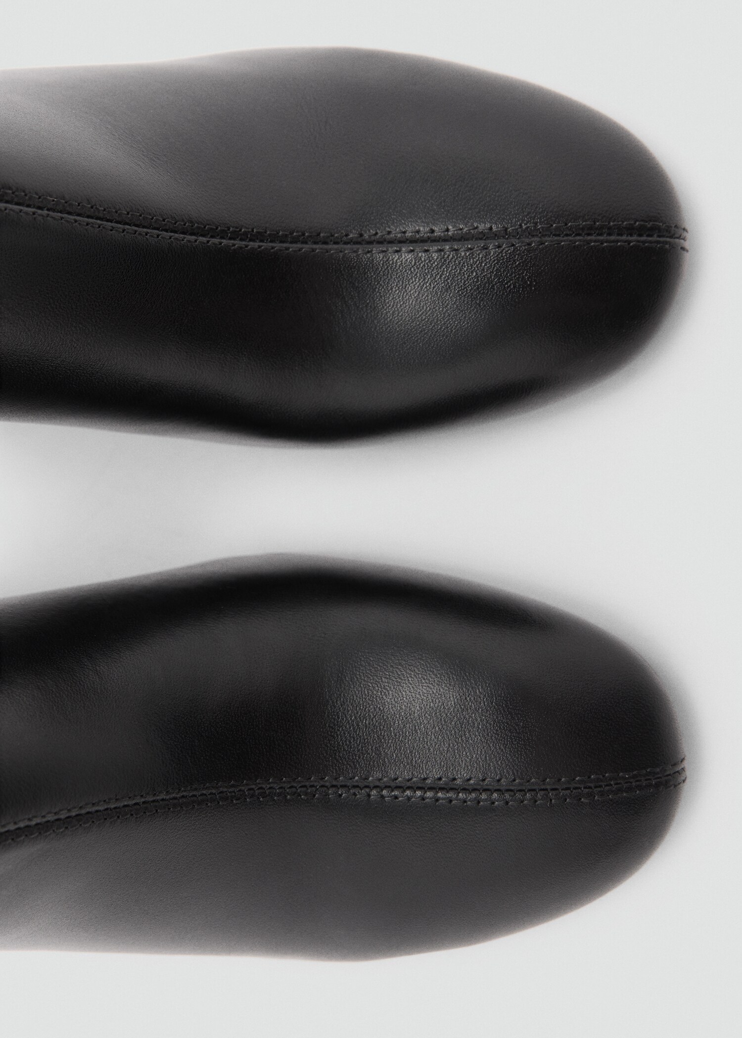 Leather boots with tall leg - Details of the article 2