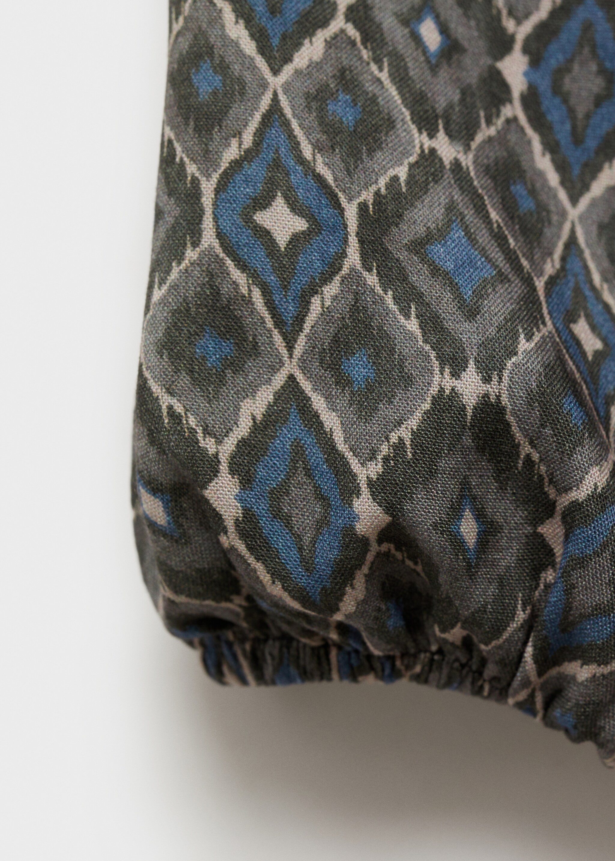 Short off-the-shoulder dress - Details of the article 0