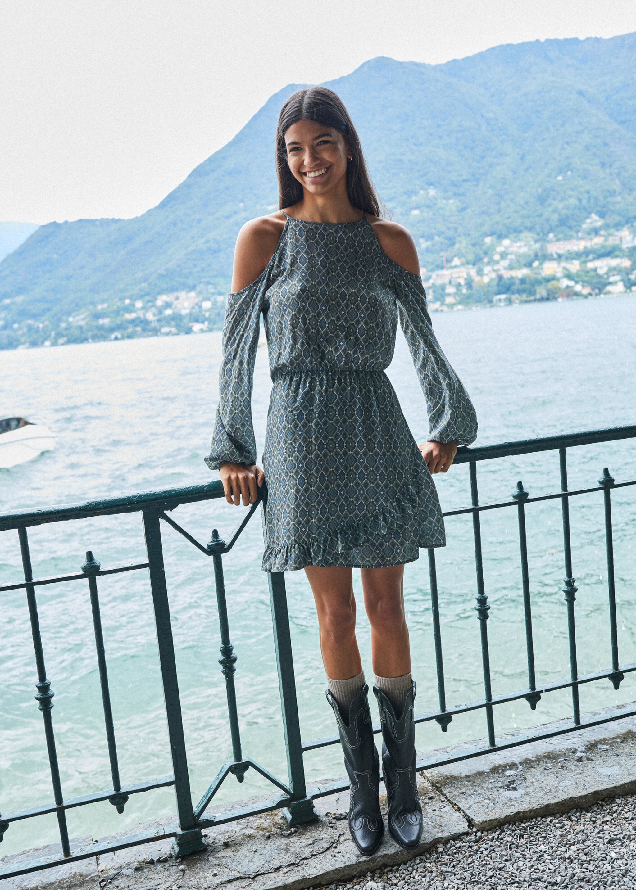 Short off-the-shoulder dress - Details of the article 5