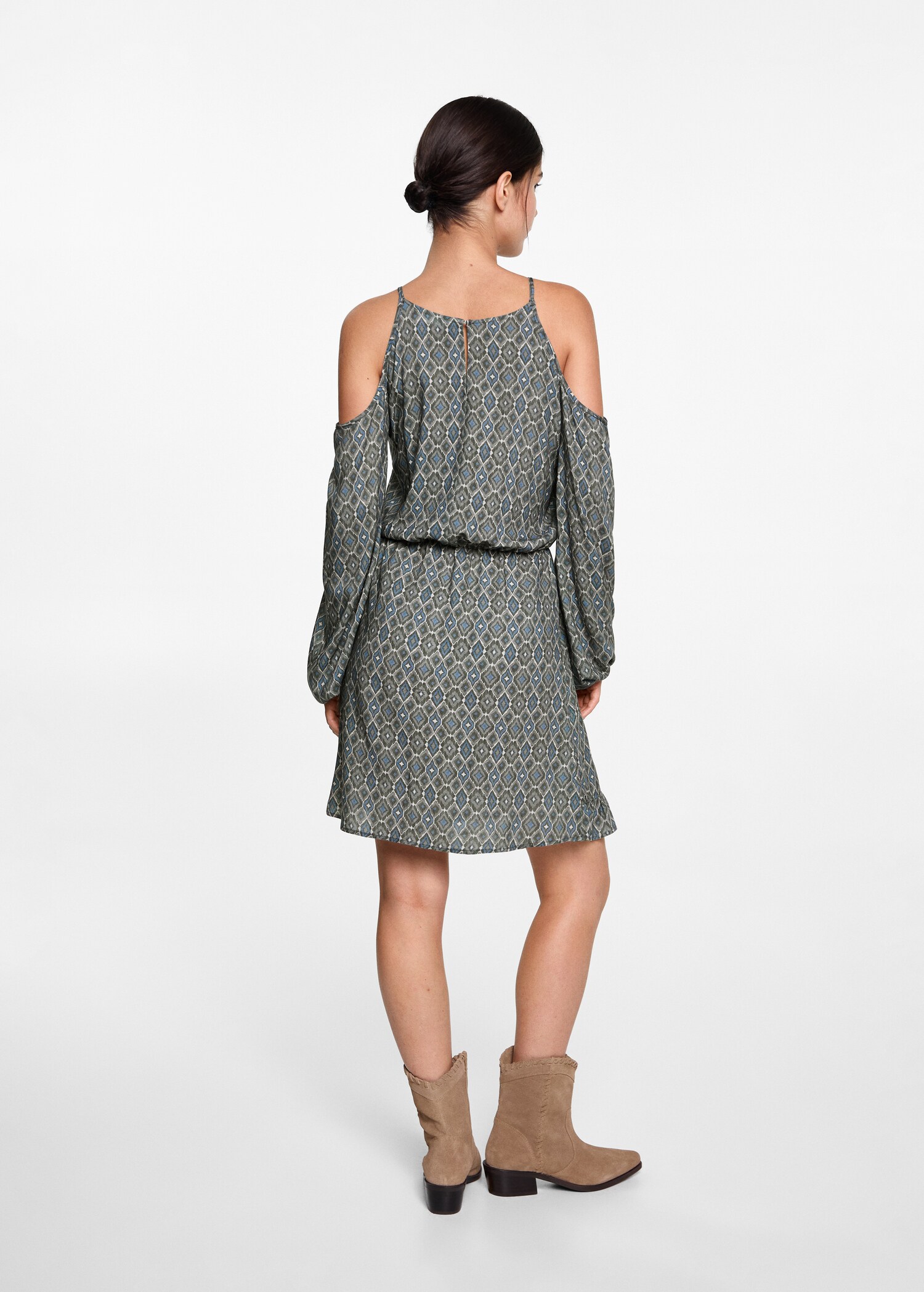Short off-the-shoulder dress - Reverse of the article