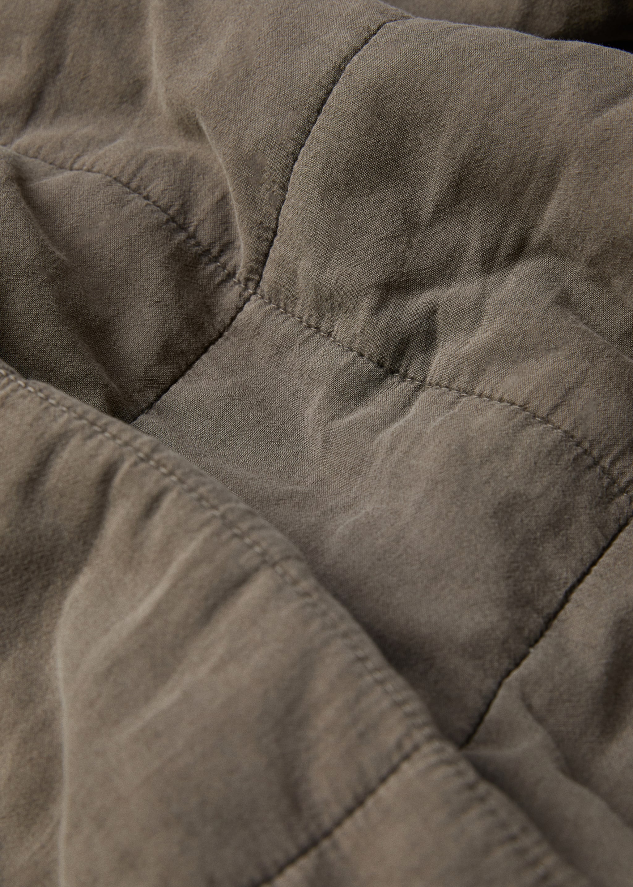 Quiltat bomullstäcke 130/150 cm - Detaljer om artikeln 2, Choklad. Ref: 77077713-00.