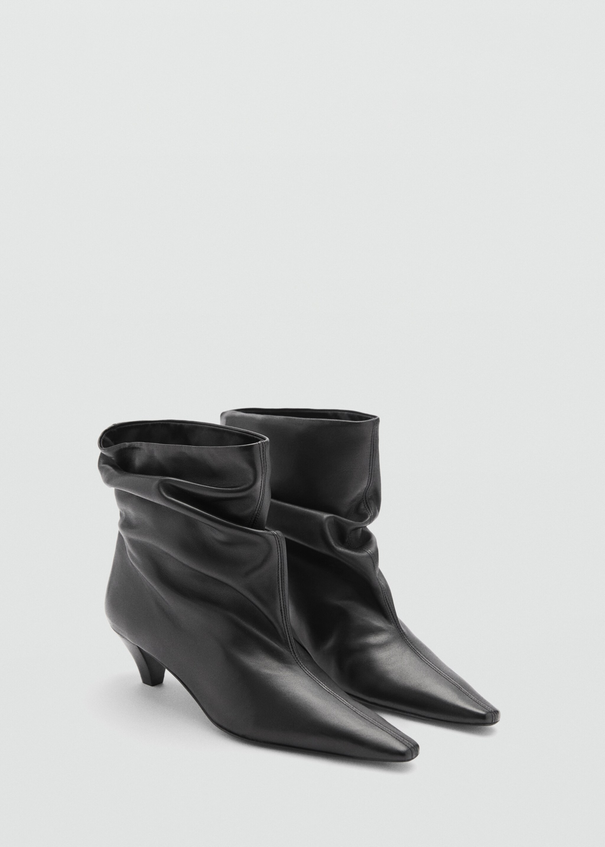 Leder-Stiefelette mit Kittenheel - Mittlere Ansicht, Schwarz. Ref: 77077714-00.