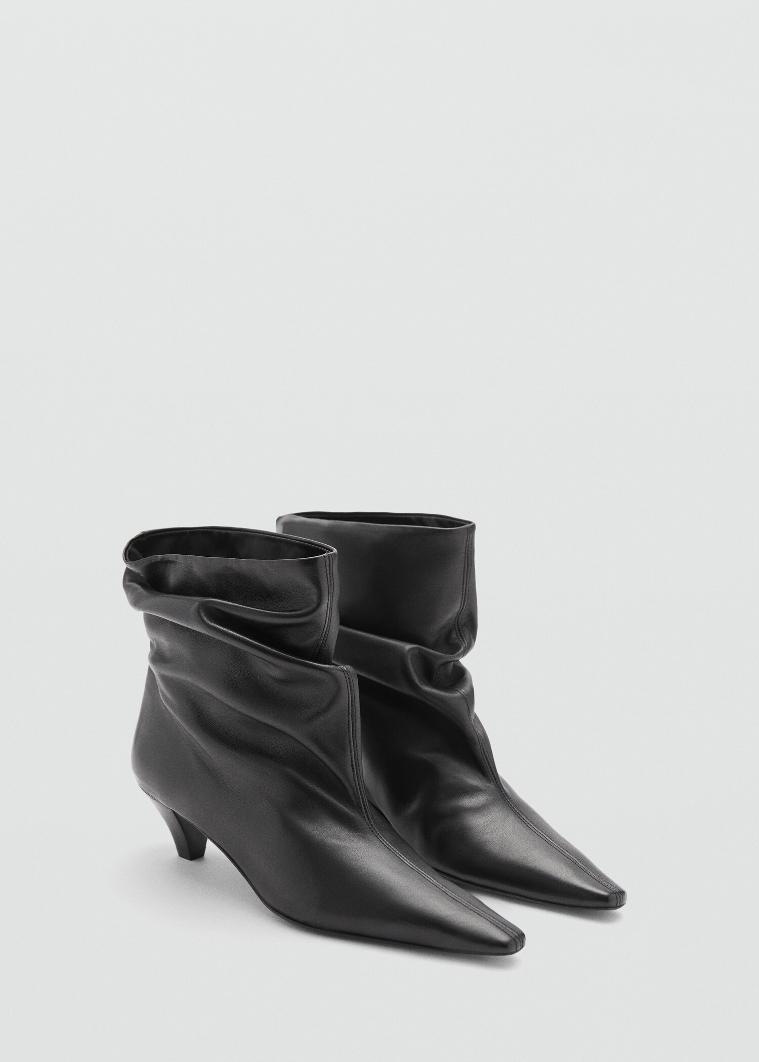Leder-Stiefelette mit Kittenheel - Mittlere Ansicht