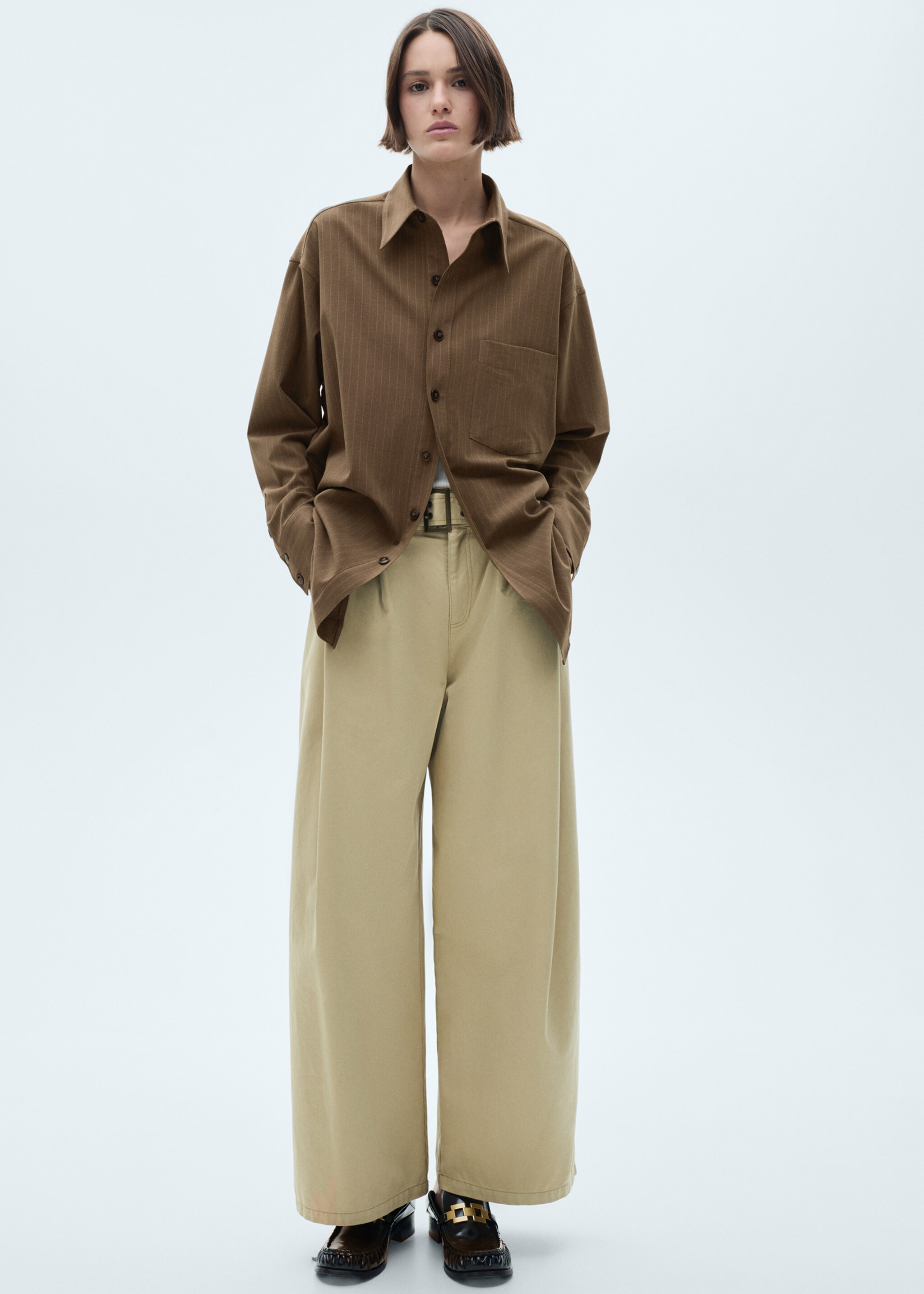 Pinstripe overshirt - Details of the article 6, Olive Green. Ref: 77077715-00.