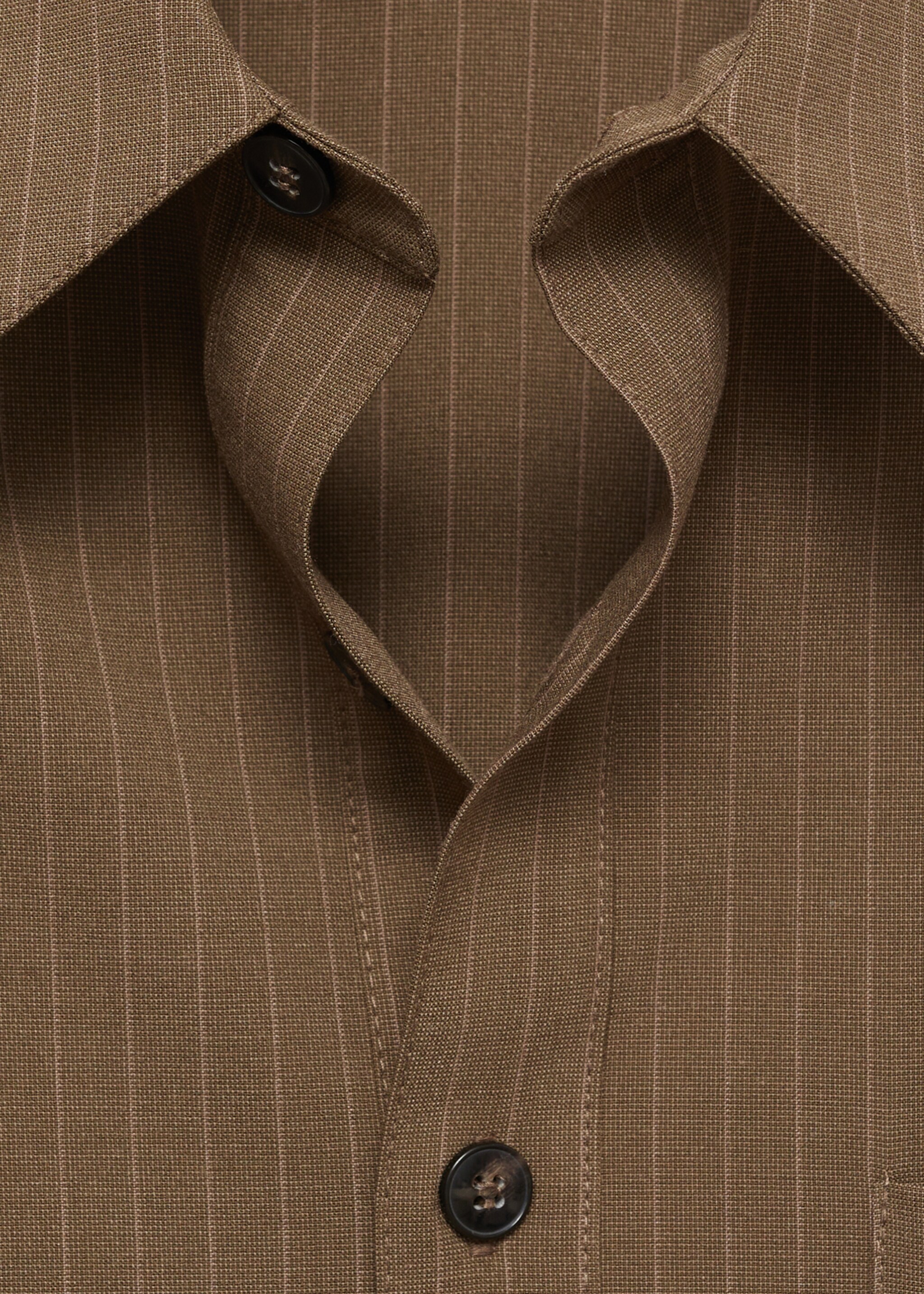 Pinstripe overshirt - Details of the article 8, Olive Green. Ref: 77077715-00.