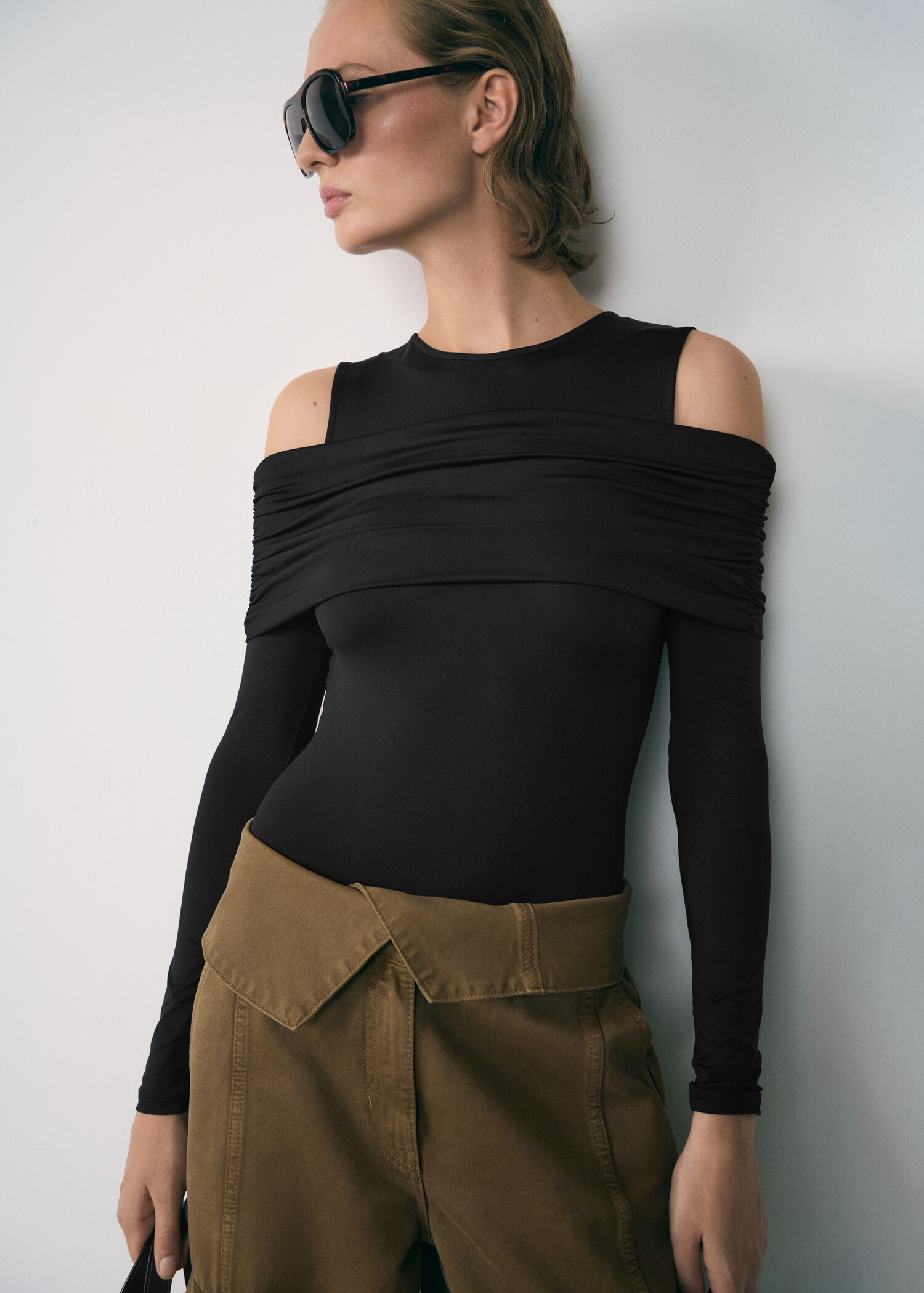 Combined bare shoulder bodysuit - Medium plane