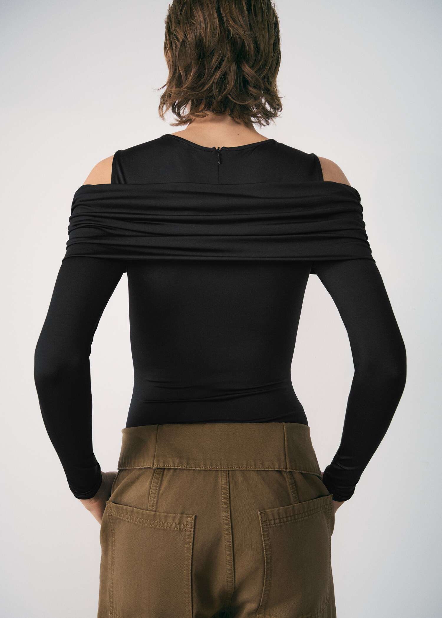 Combined bare shoulder bodysuit - Reverse of the article
