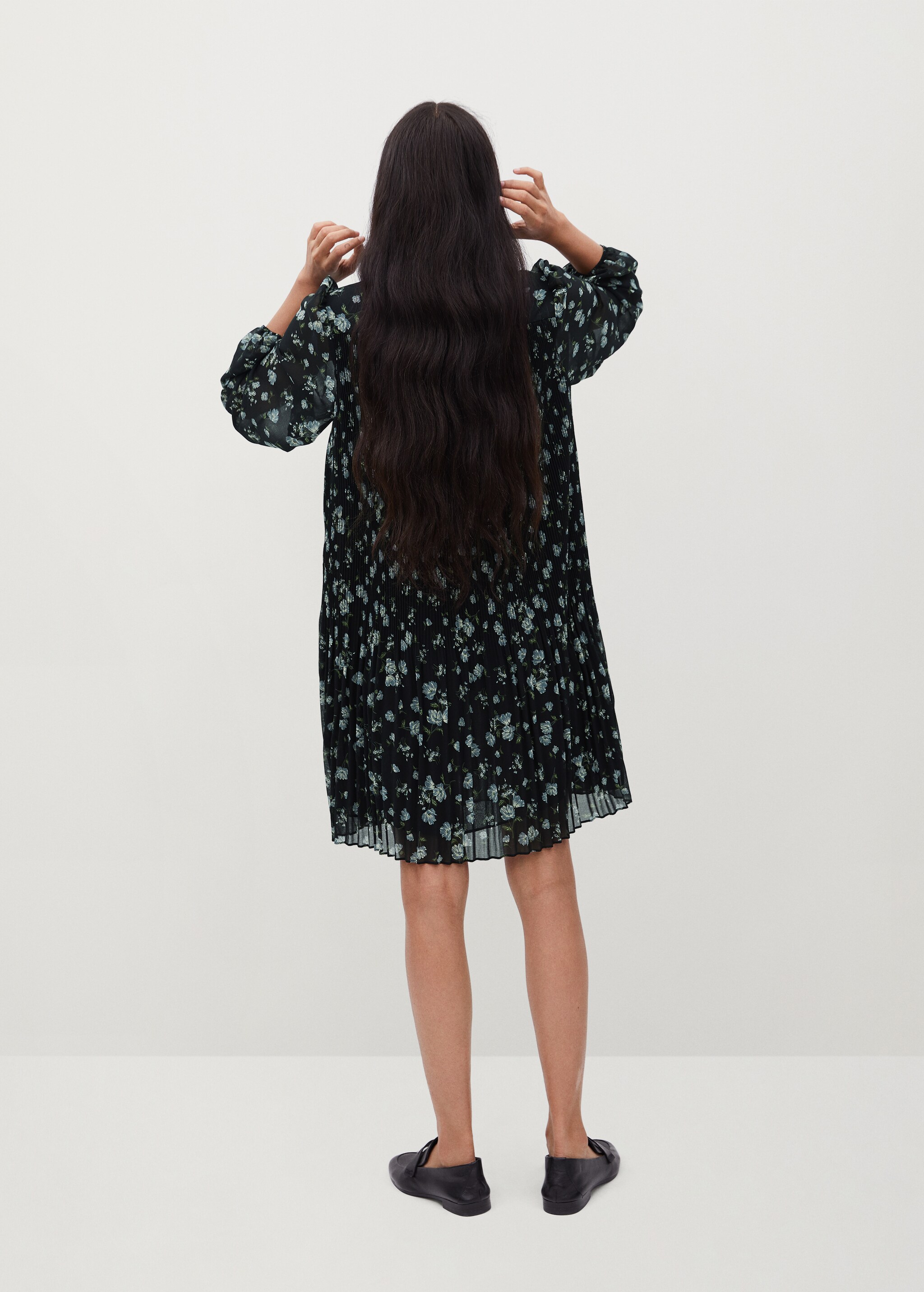 Vestido fluido plisado - Reverso del artículo