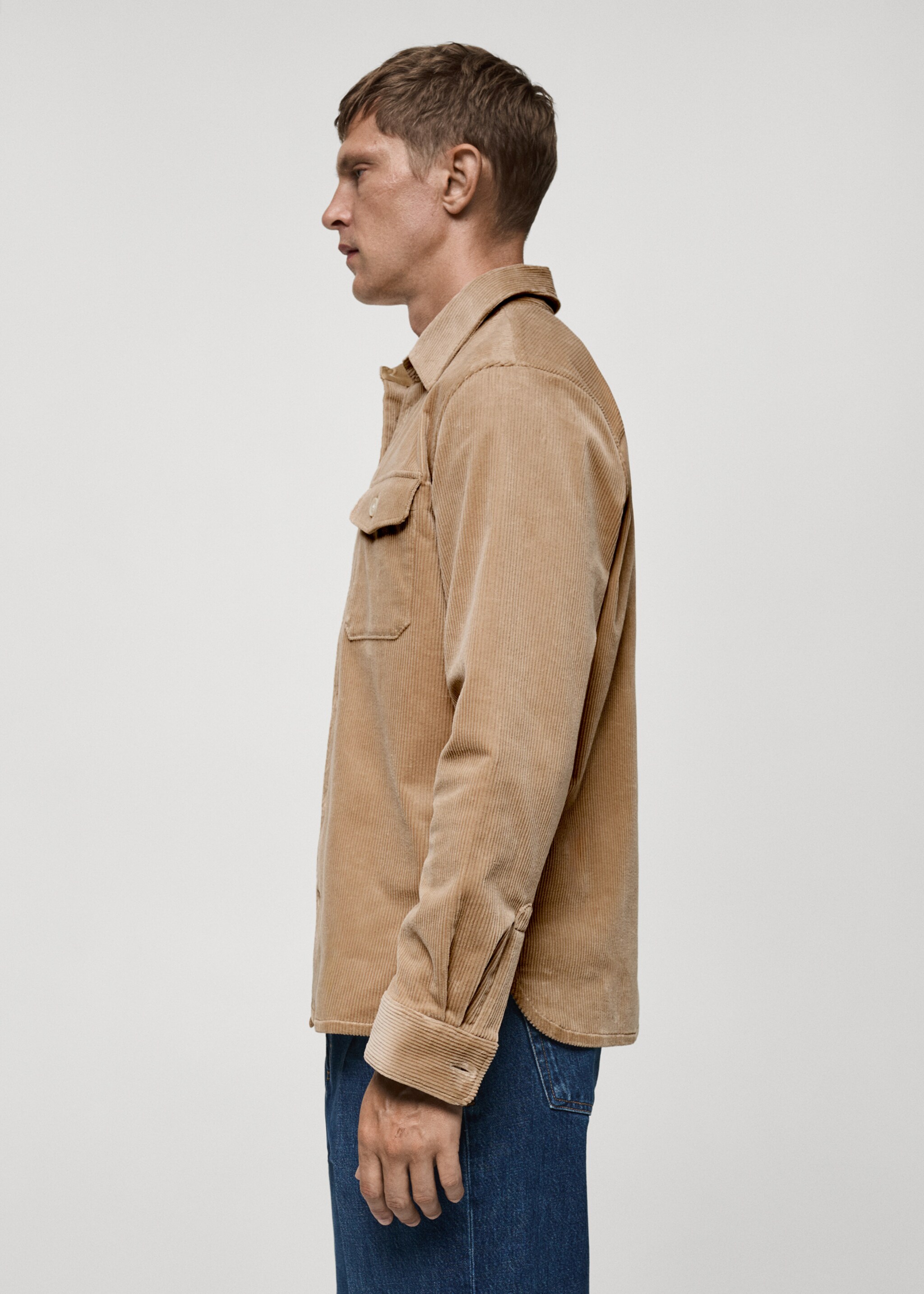 Surchemise velours côtelé poches - Détail de l'article 2, Beige. Ref: 77077921-00.