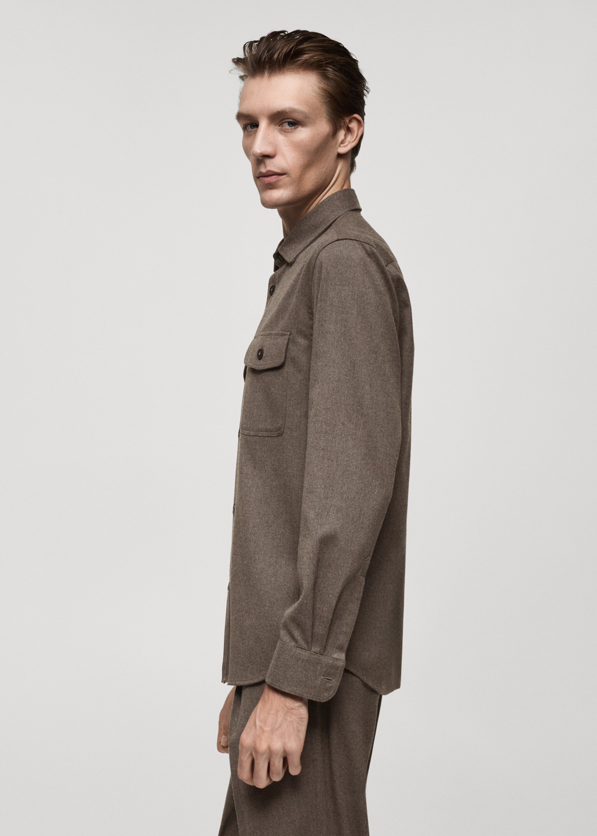 Regular-fit flannel overshirt with pockets - Details of the article 2, Mink Grey. Ref: 77077922-00.