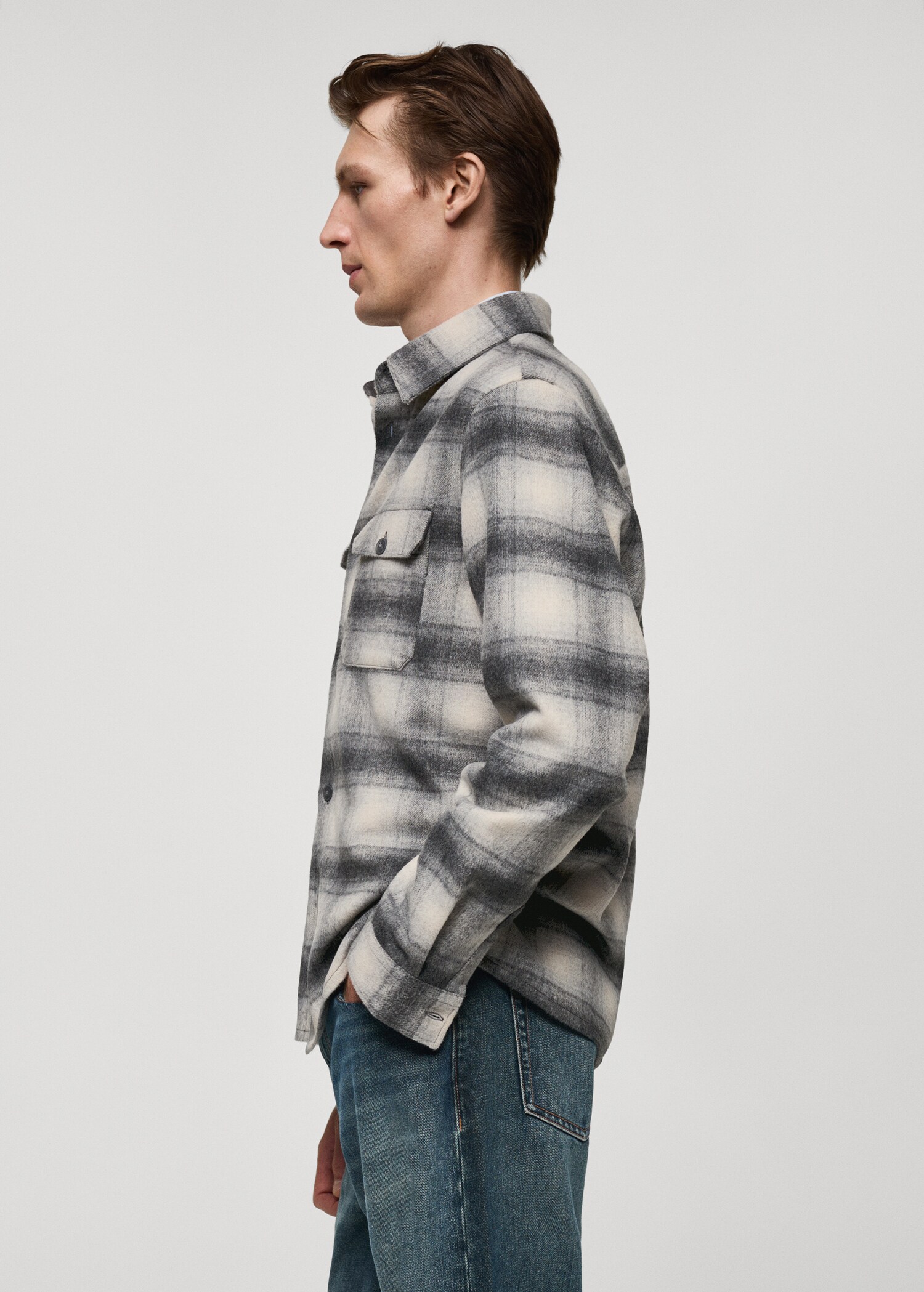 Plaid wool overshirt with pockets - Details of the article 2