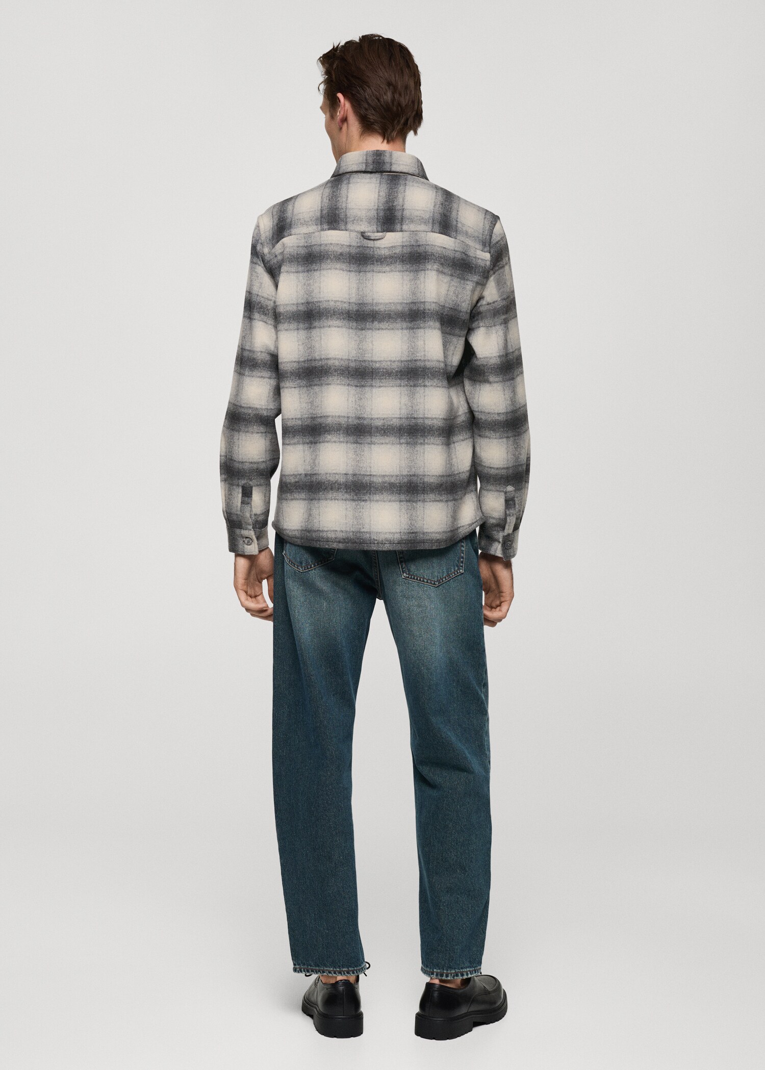 Plaid wool overshirt with pockets - Reverse of the article