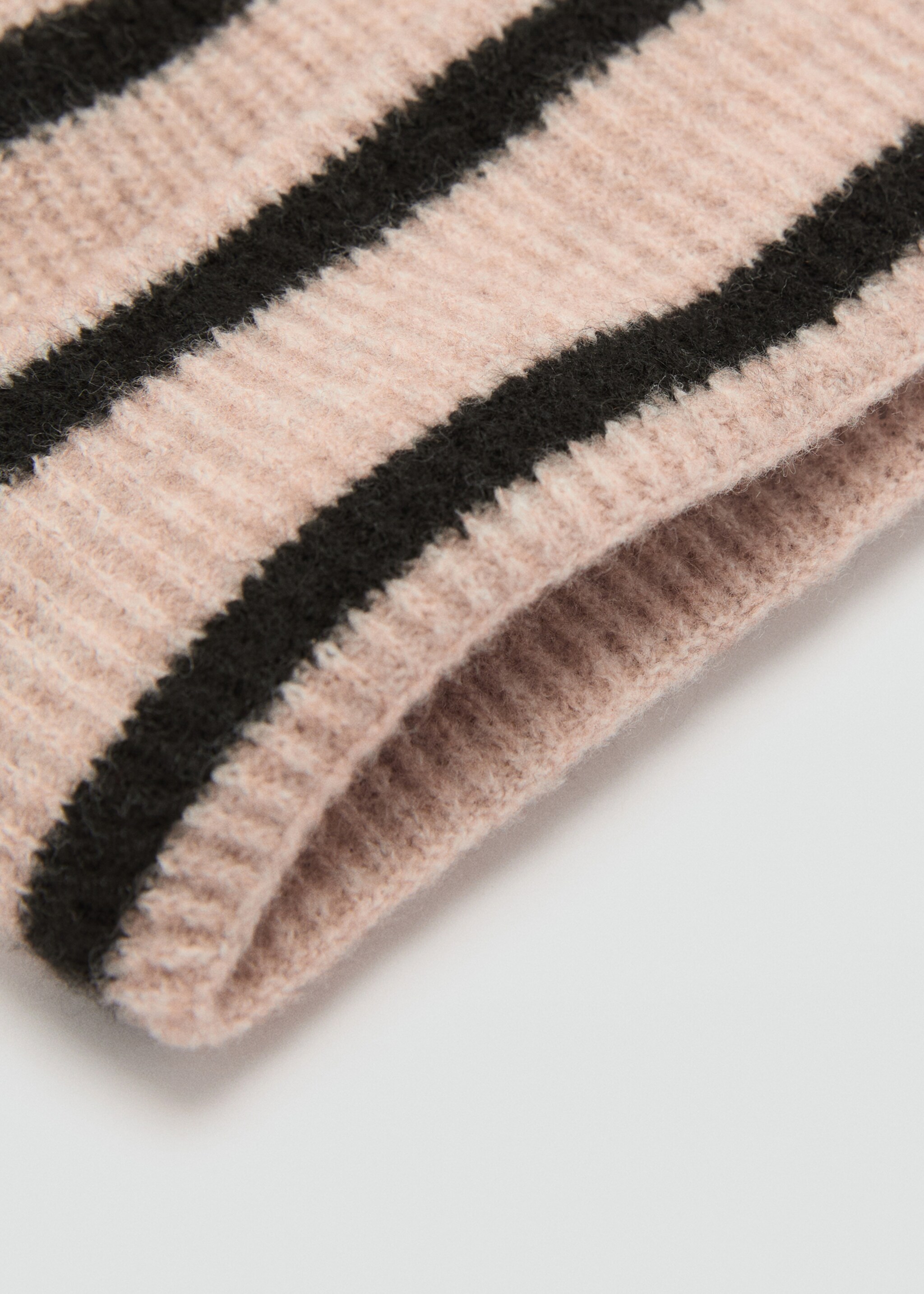 Striped knit hat - Details of the article 1