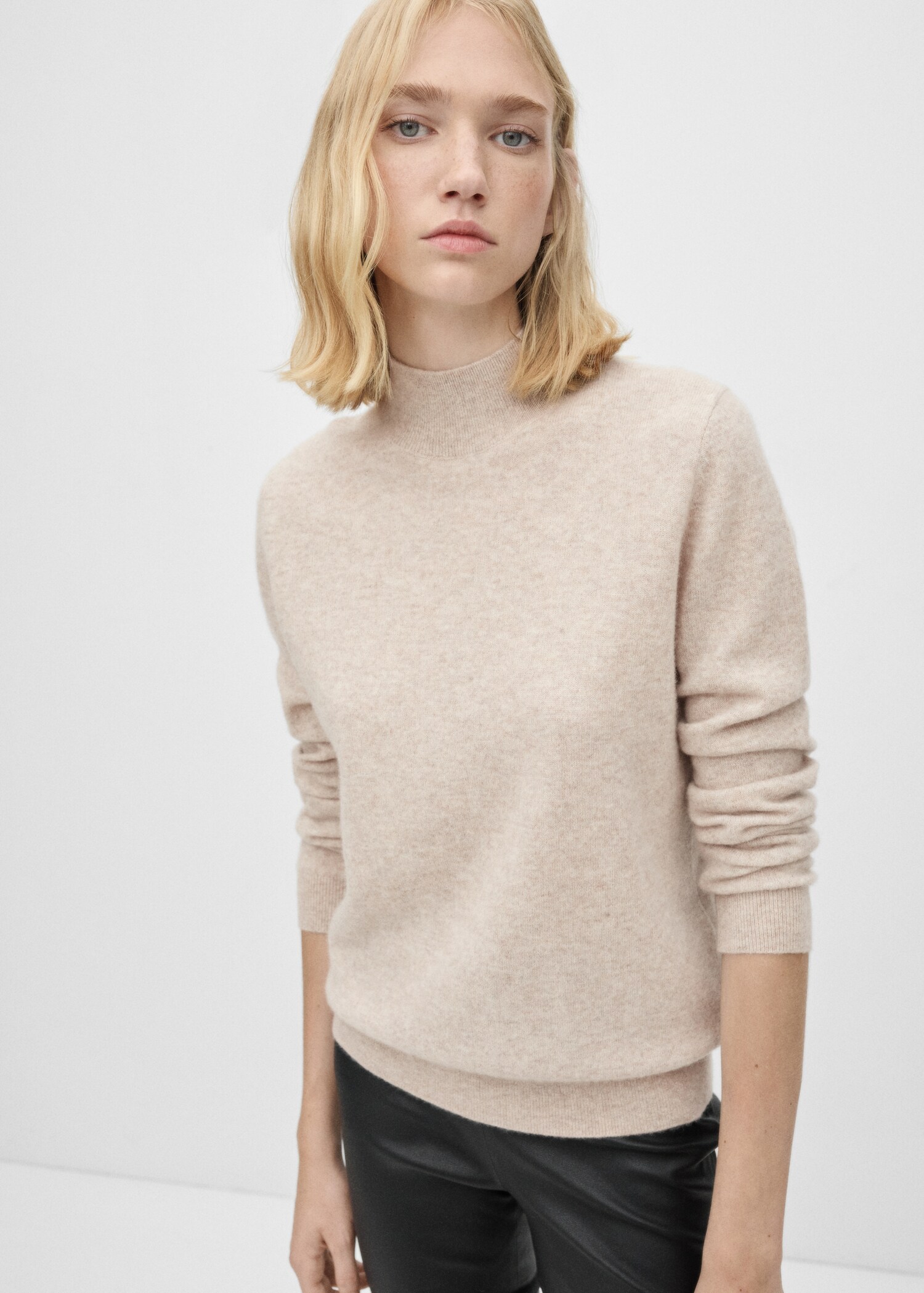 Jersey 100% cashmere cuello perkins - Plano medio