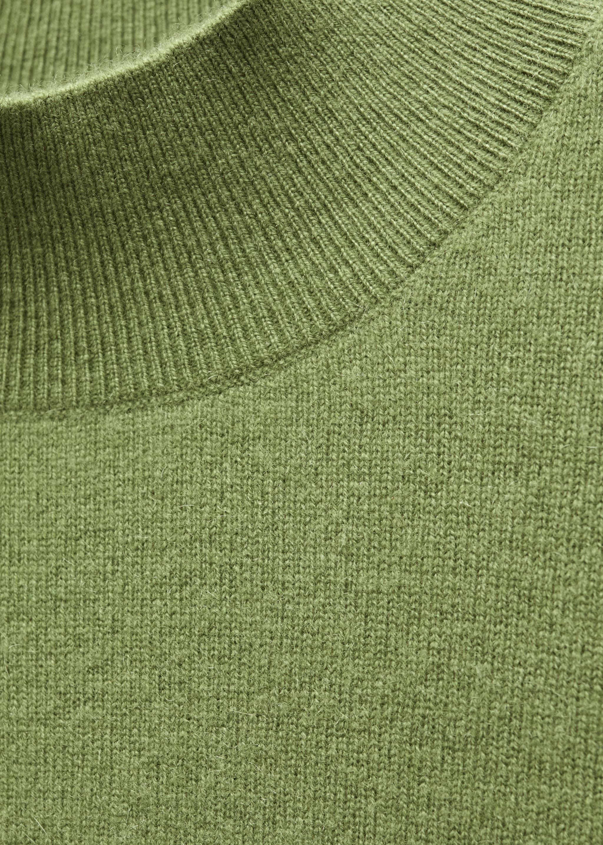 100% cashmere sweater with perkins neck - Details of the article 8, Green. Ref: 77078263-00.