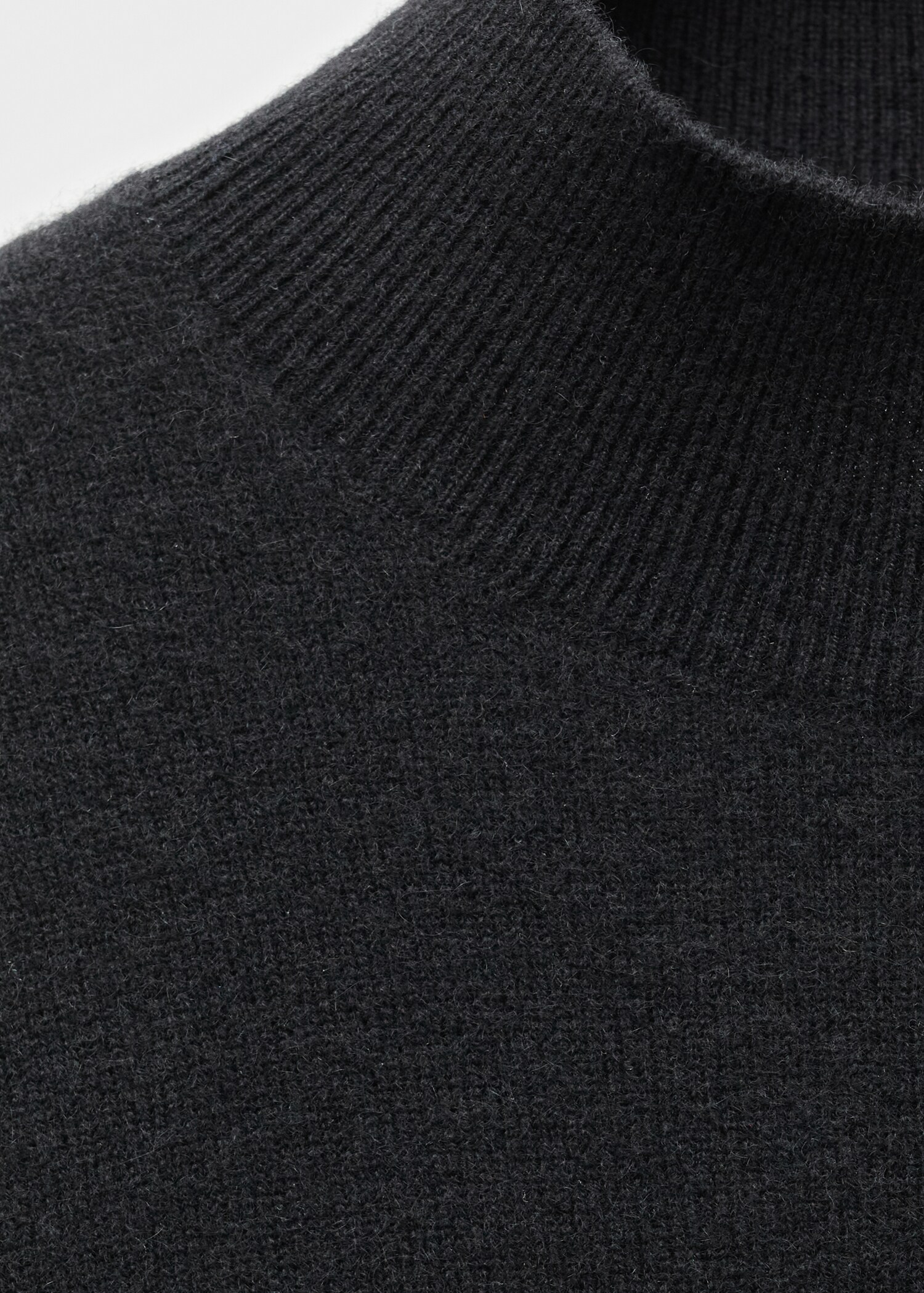 Pull-over 100 % cachemire col montant - Détail de l'article 8