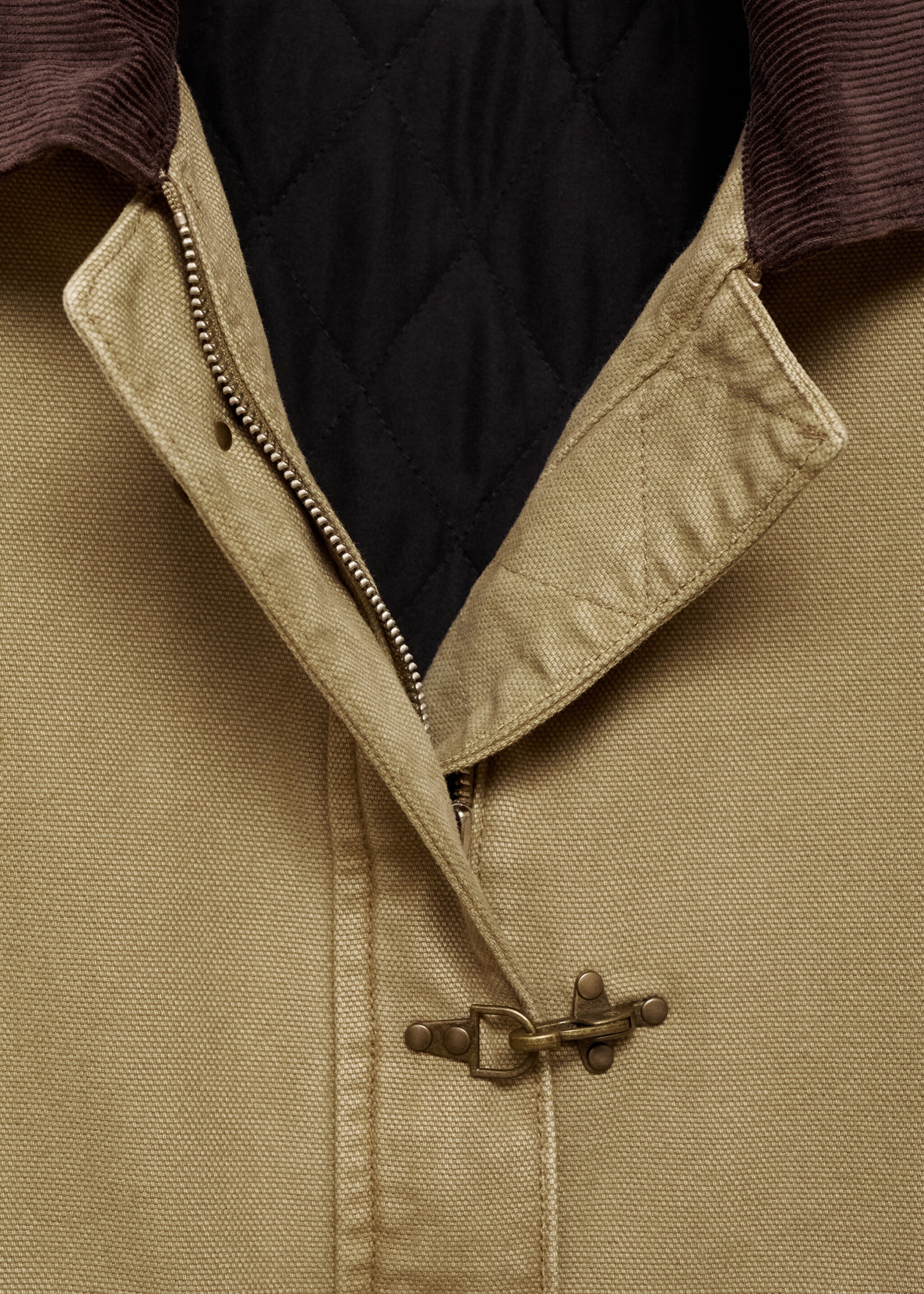 Parka with contrasting collar and pockets - Details of the article 8, Khaki. Ref: 77078264-00.