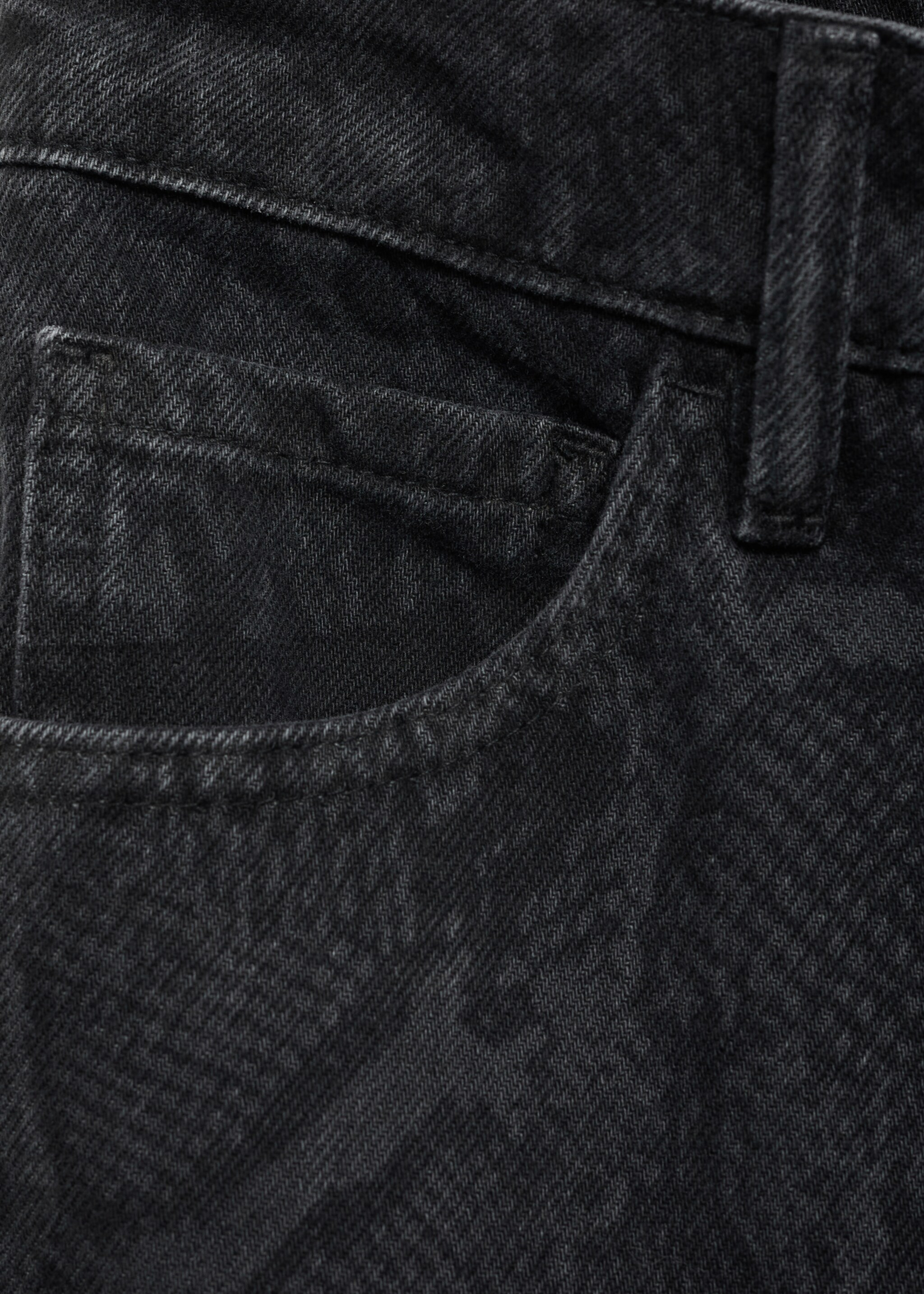 Jeans in Schlangenoptik - Detail des Artikels 0, Black denim. Ref: 77078283-00.