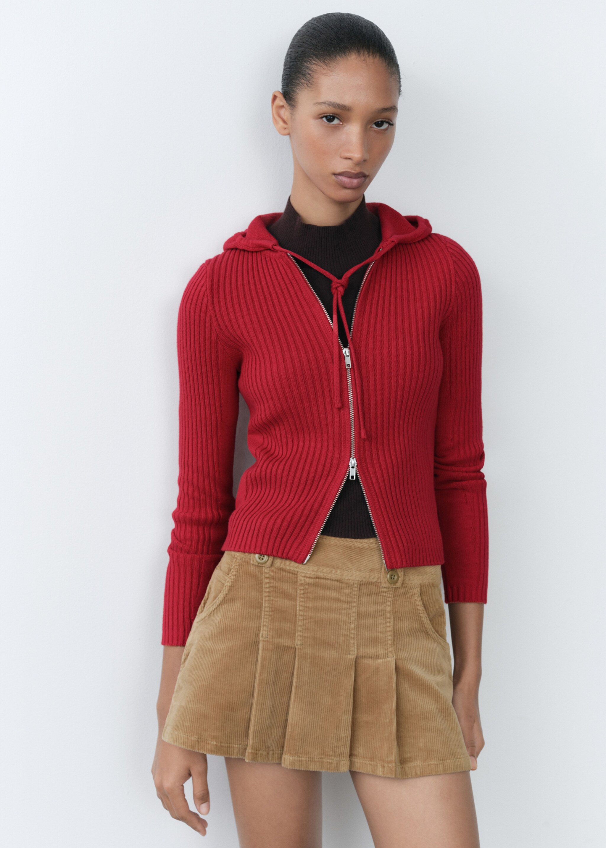 Cardigan maille côtelée capuche - Plan moyen, Rouge. Ref: 77078633-00.