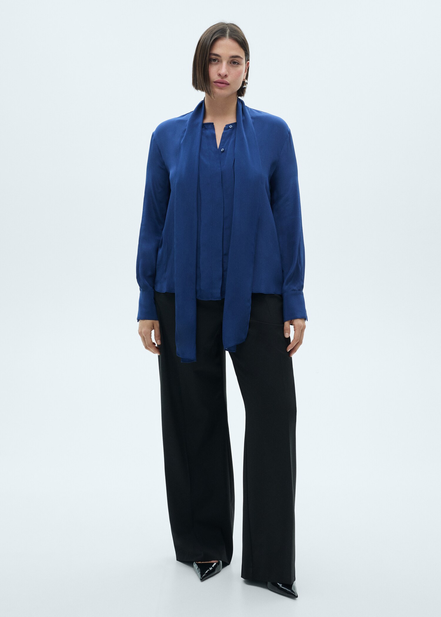 Satin shirt with bow - Details of the article 3