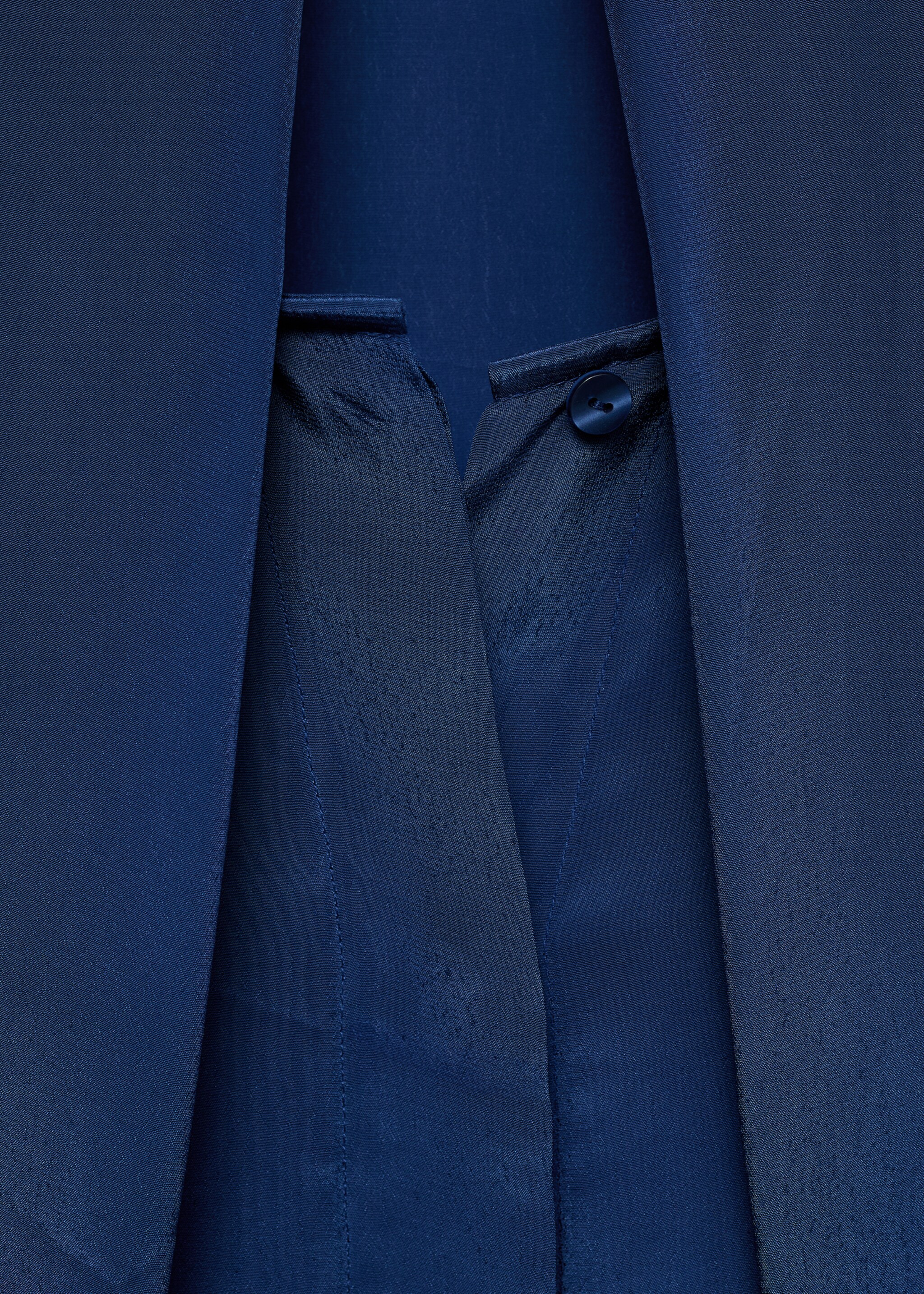 Satiniertes Hemd mit Schleife - Detail des Artikels 8, Mittelbraun. Ref: 77079055-00.