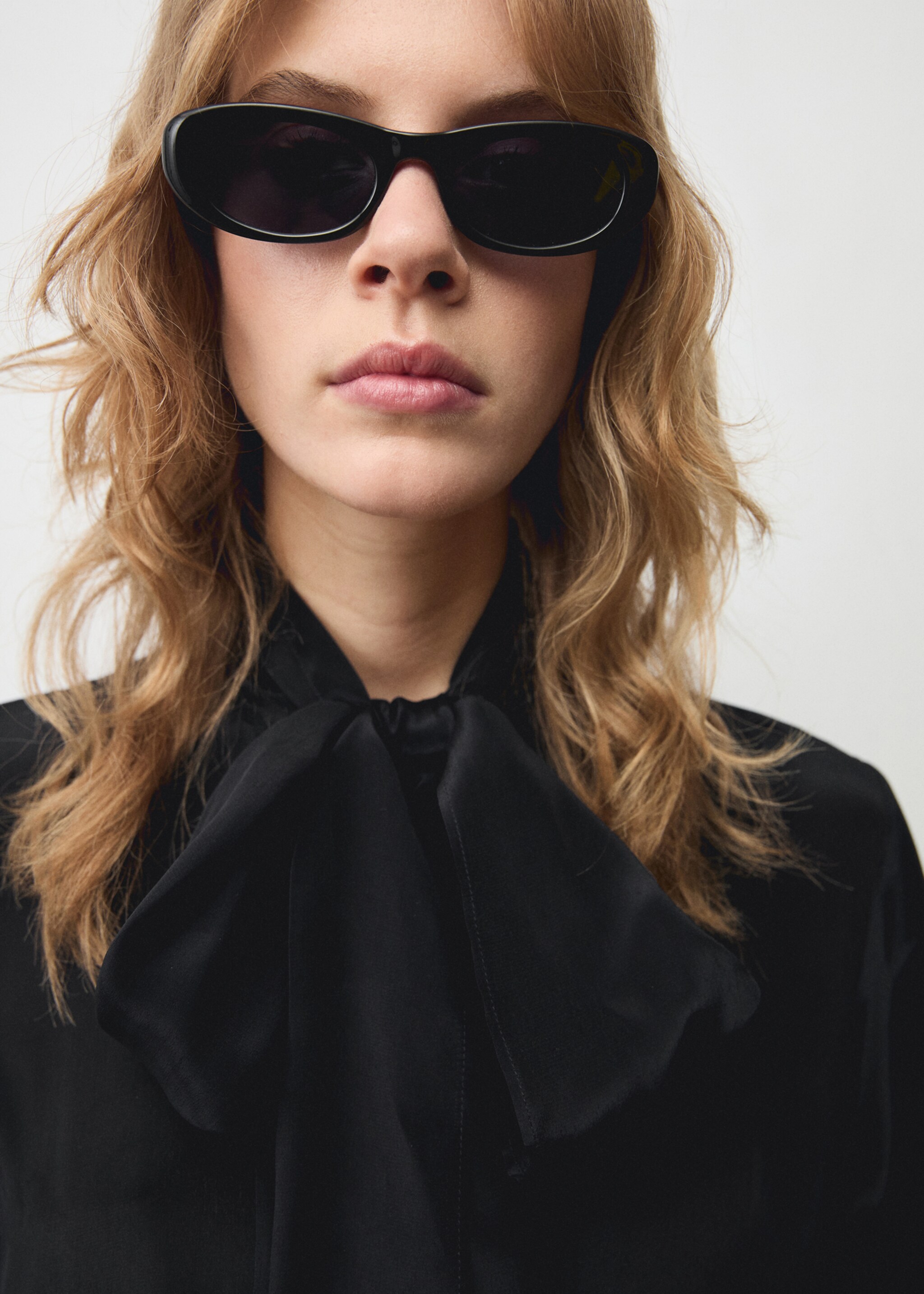 Satin shirt with bow - Details of the article 1, Black. Ref: 77079055-00.