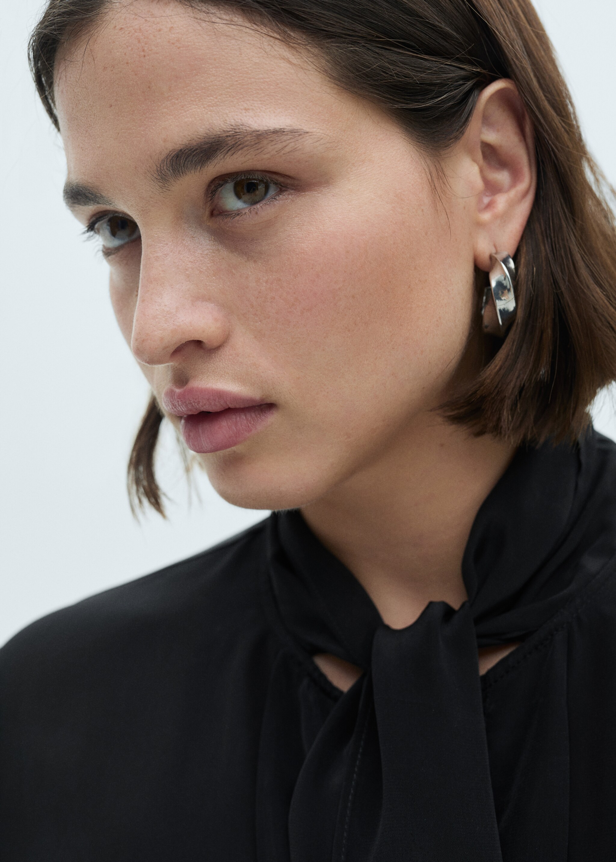 Satin shirt with bow - Details of the article 4, Black. Ref: 77079055-00.