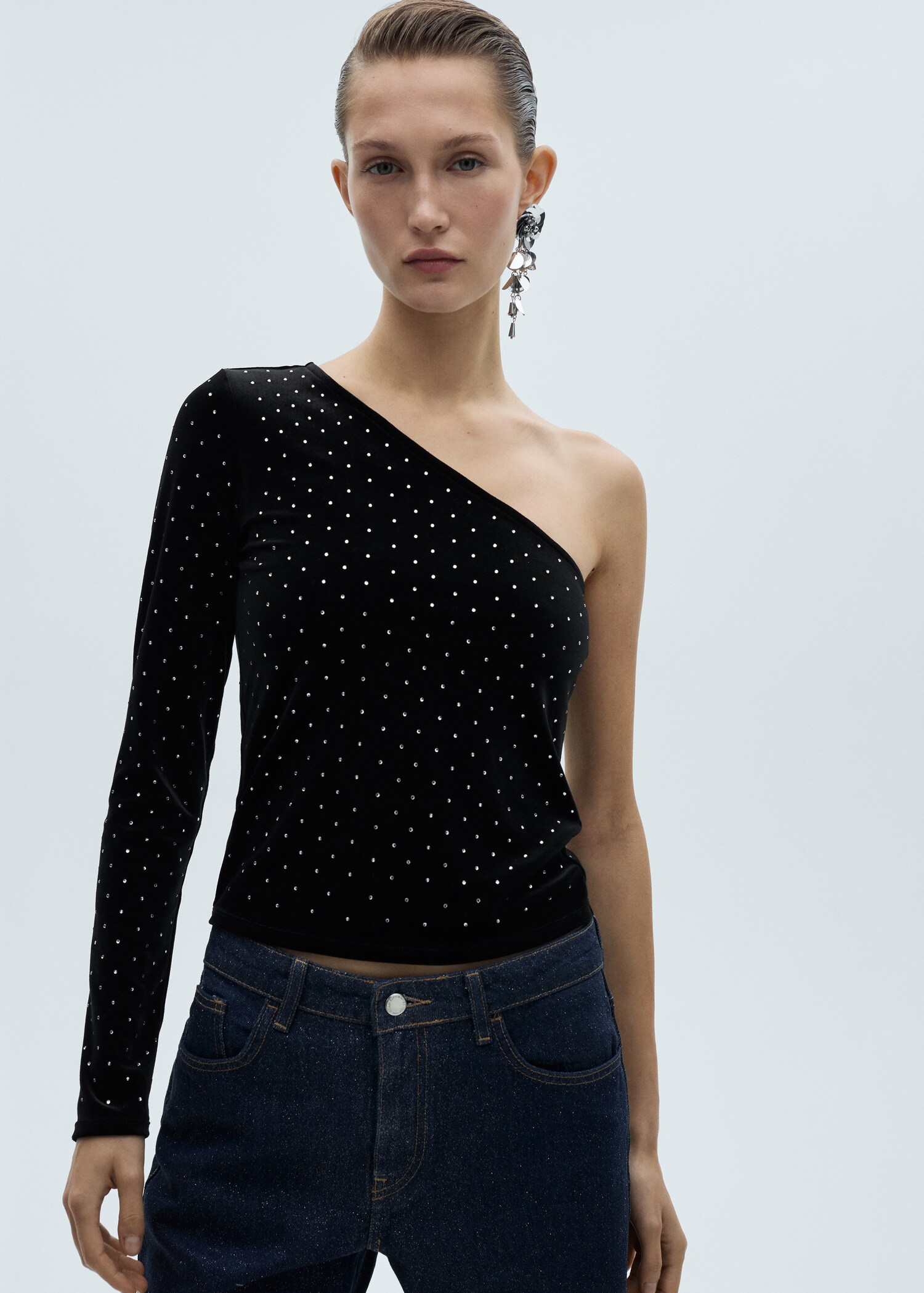 Asymmetrical velvet top with rhinestones - Medium plane