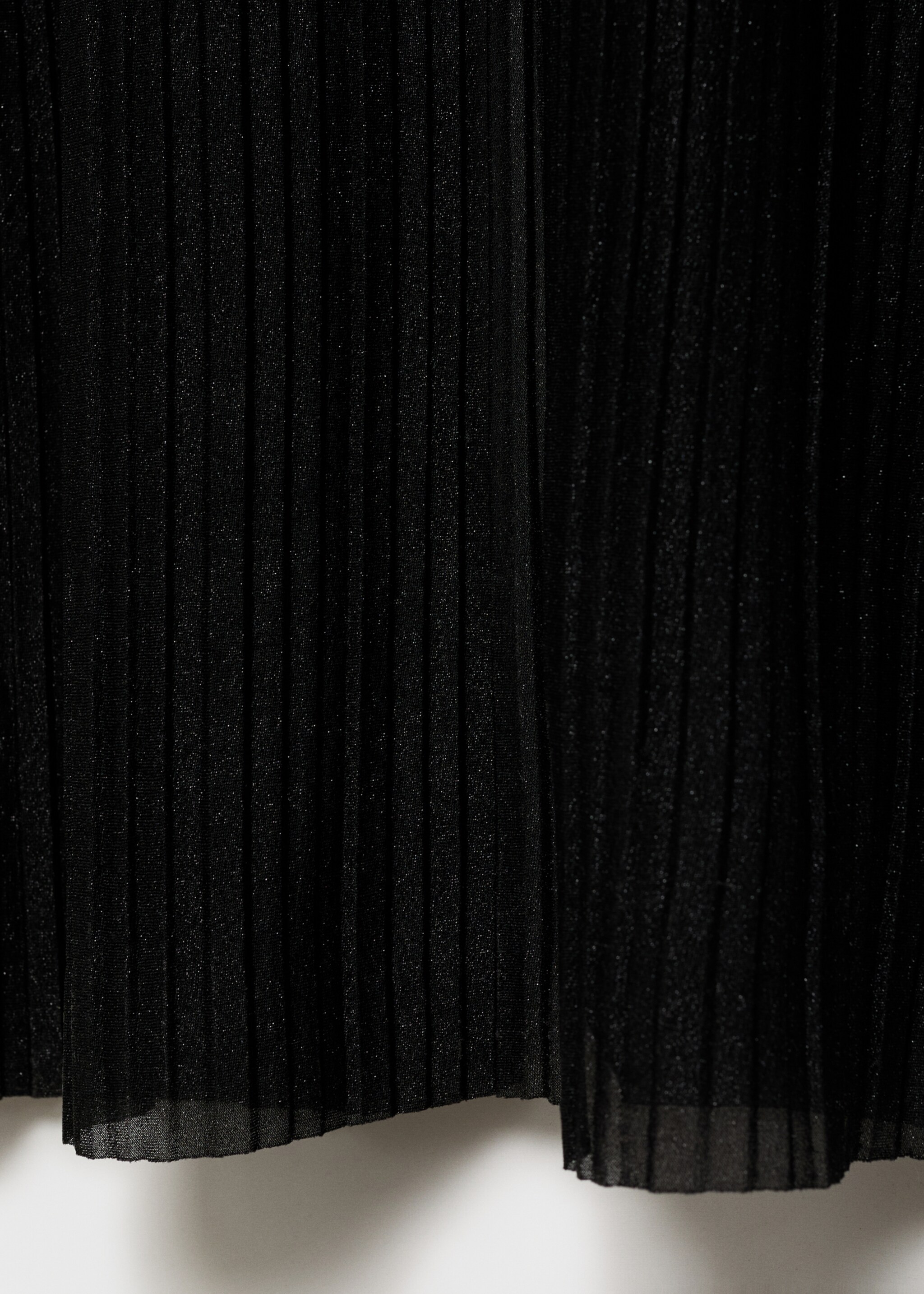 Plissiertes Lurex-Kleid - Detail des Artikels 8, Schwarz. Ref: 77079063-00.